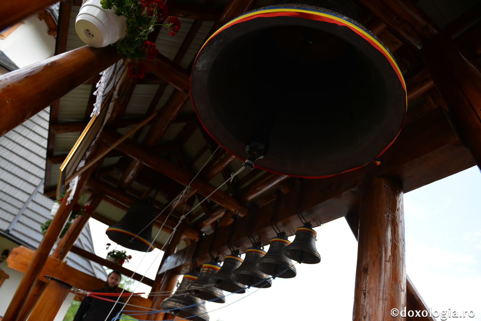 Mitropolitul Banatului a slujit la Schitul „Sfântul Ioan Iacob de la Neamț” din Crăiniceni - Horodiștea