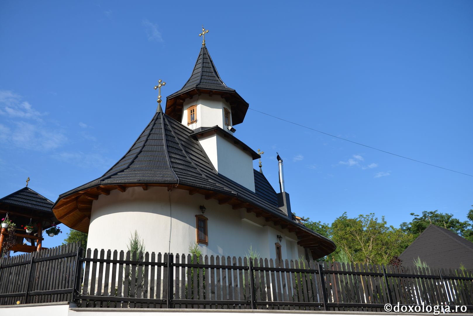 Mitropolitul Banatului a slujit la Schitul „Sfântul Ioan Iacob de la Neamț” din Crăiniceni - Horodiștea