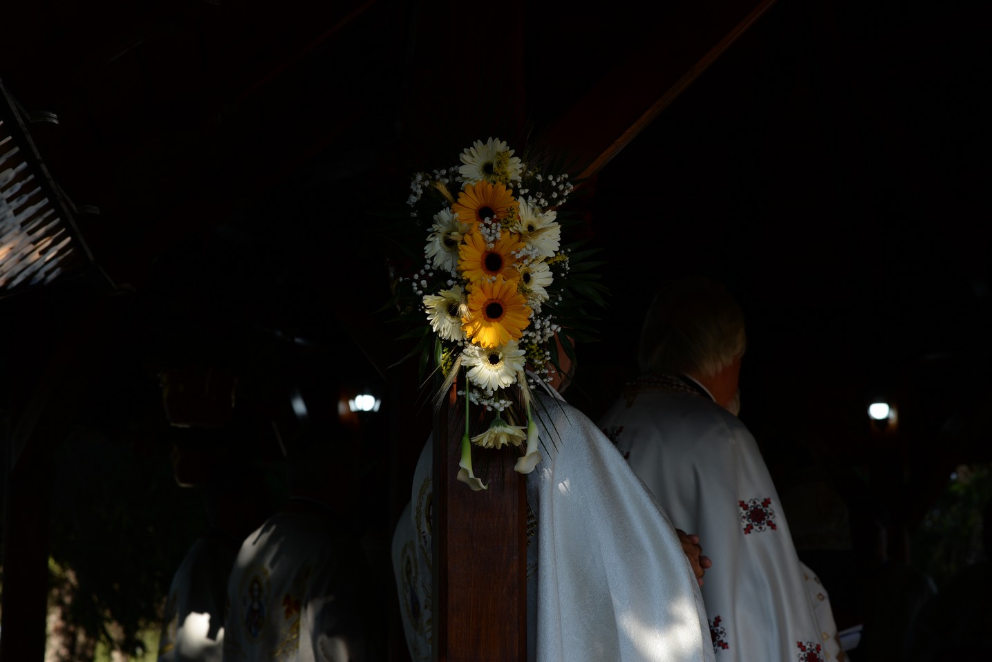 IPS Mitropolit Teofan a sfințit altarul de vară al Parohiei Poienița: a fost prima vizită a ierarhului în această localitate