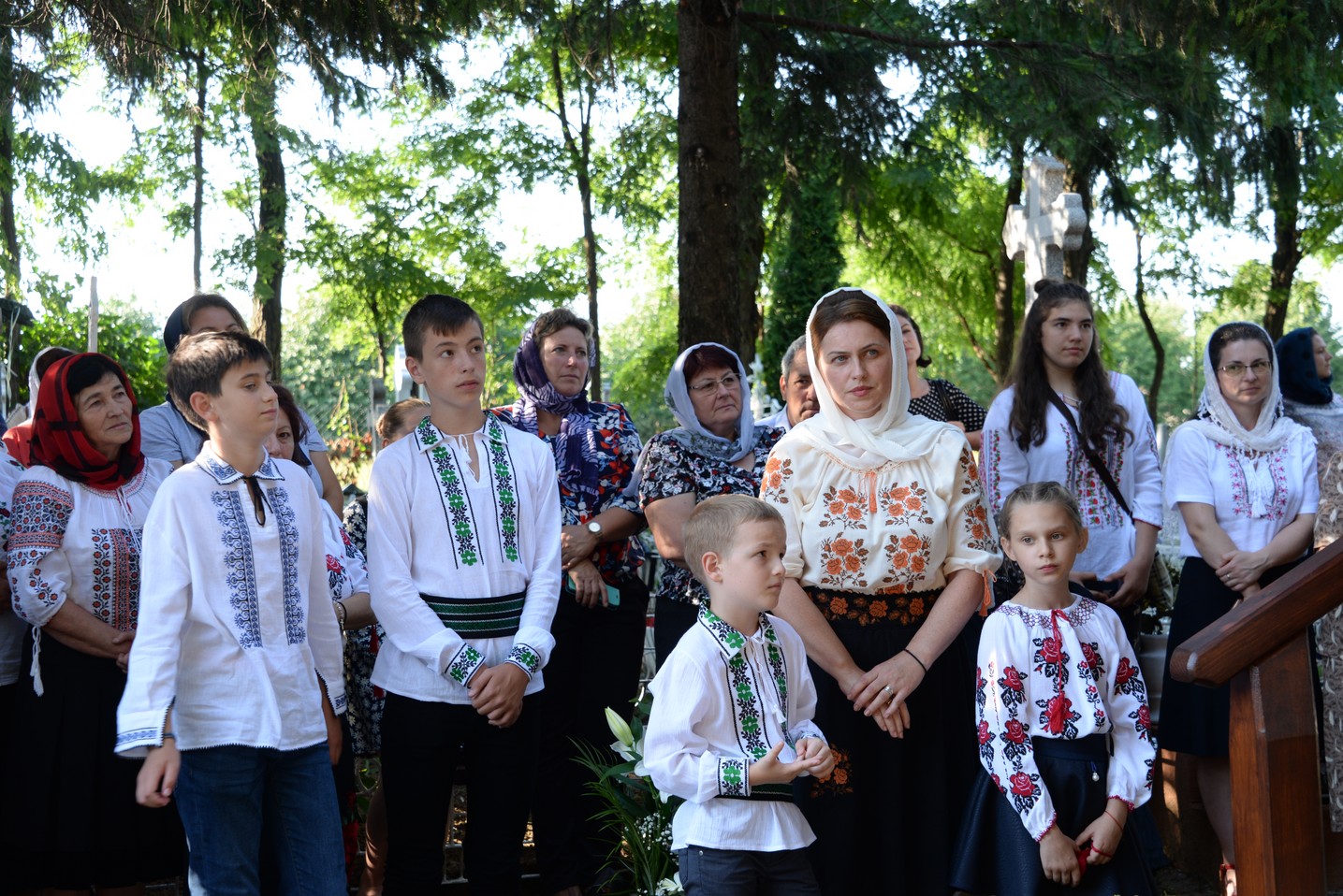 IPS Mitropolit Teofan a sfințit altarul de vară al Parohiei Poienița: a fost prima vizită a ierarhului în această localitate