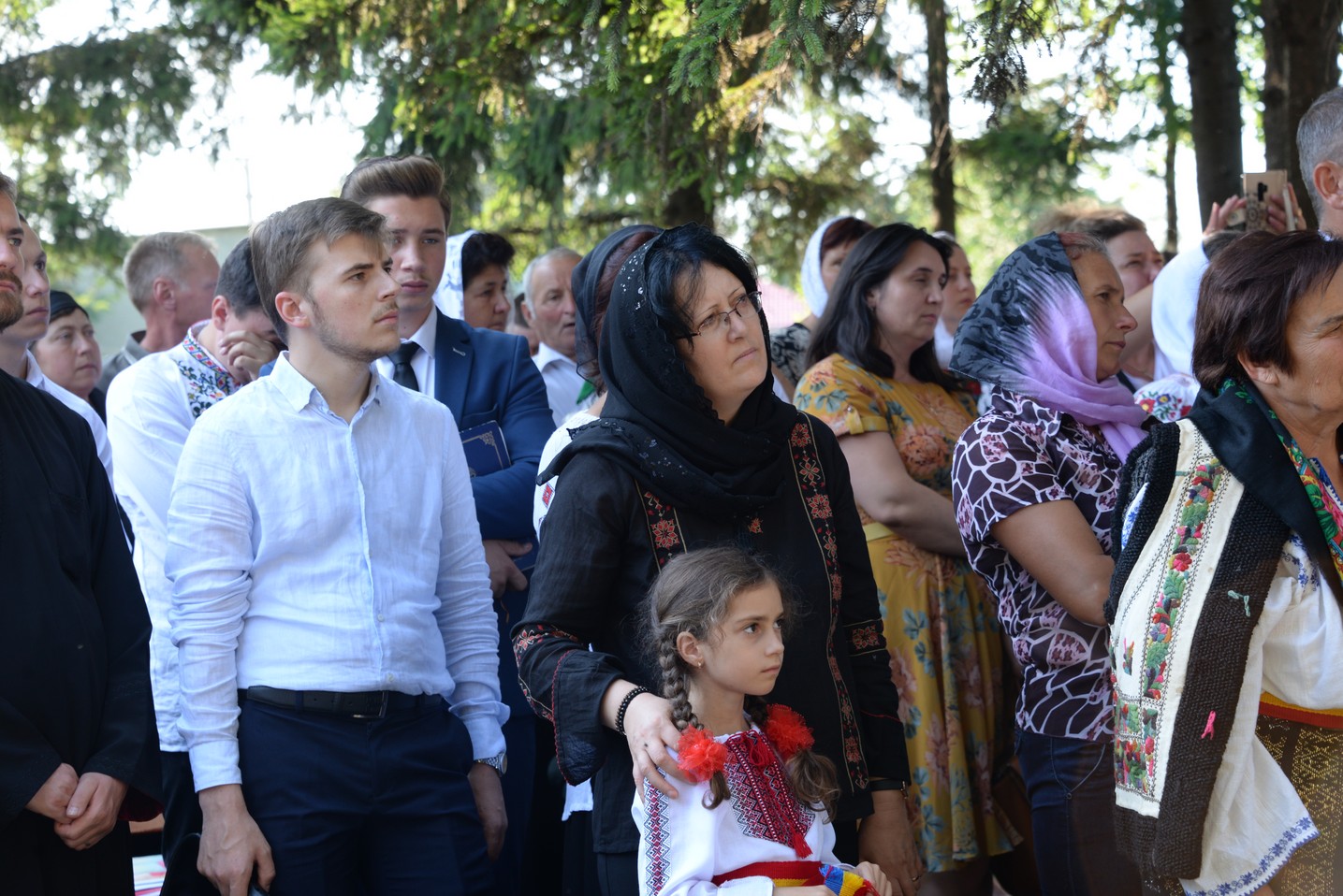 IPS Mitropolit Teofan a sfințit altarul de vară al Parohiei Poienița: a fost prima vizită a ierarhului în această localitate