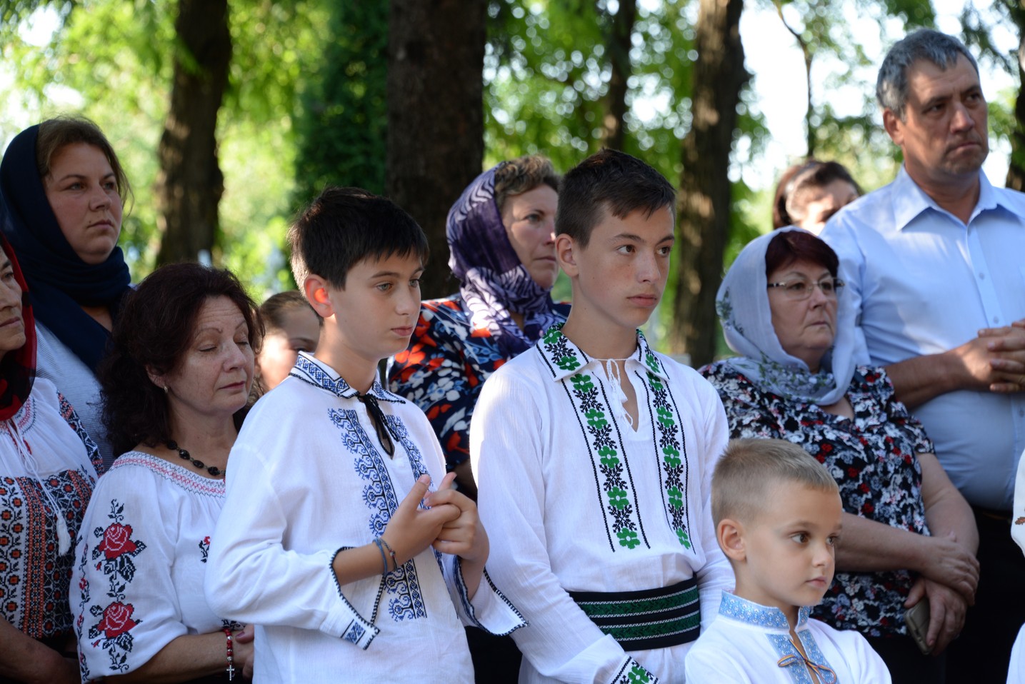 IPS Mitropolit Teofan a sfințit altarul de vară al Parohiei Poienița: a fost prima vizită a ierarhului în această localitate