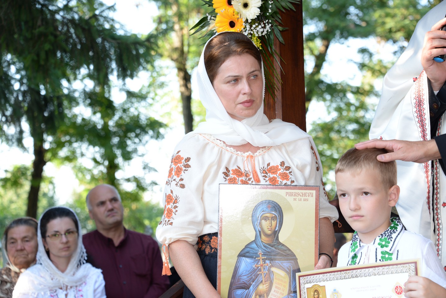 IPS Mitropolit Teofan a sfințit altarul de vară al Parohiei Poienița: a fost prima vizită a ierarhului în această localitate