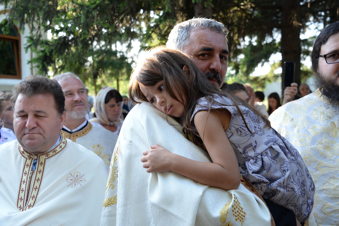 IPS Mitropolit Teofan a sfințit altarul de vară al Parohiei Poienița: a fost prima vizită a ierarhului în această localitate