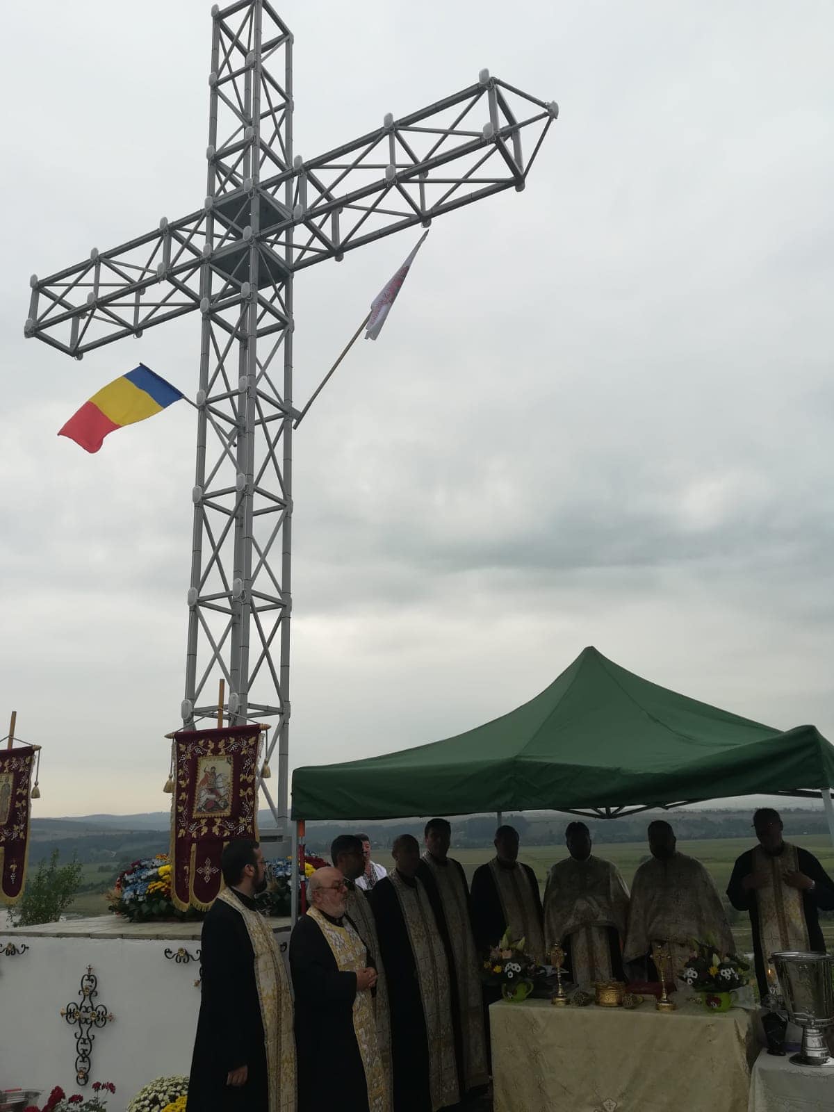Sfințire de troiță în Parohia Jevreni, Protopopiatul Onești Sfințire de troiță în Parohia Jevreni, Protopopiatul Onești
