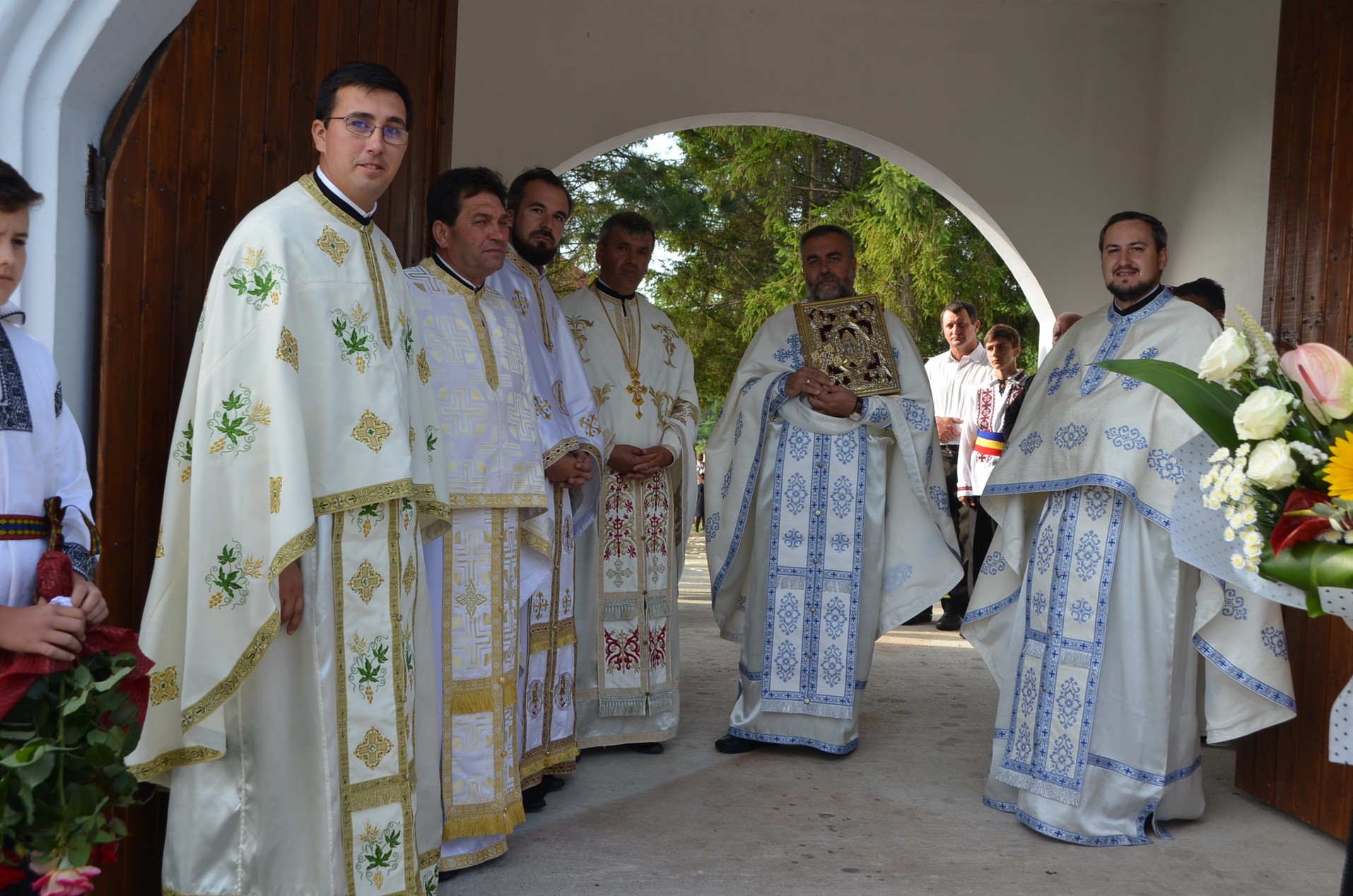 Slujbă arhierească în Parohia Forăști: „Evanghelia nu e ca o carte de istorie”