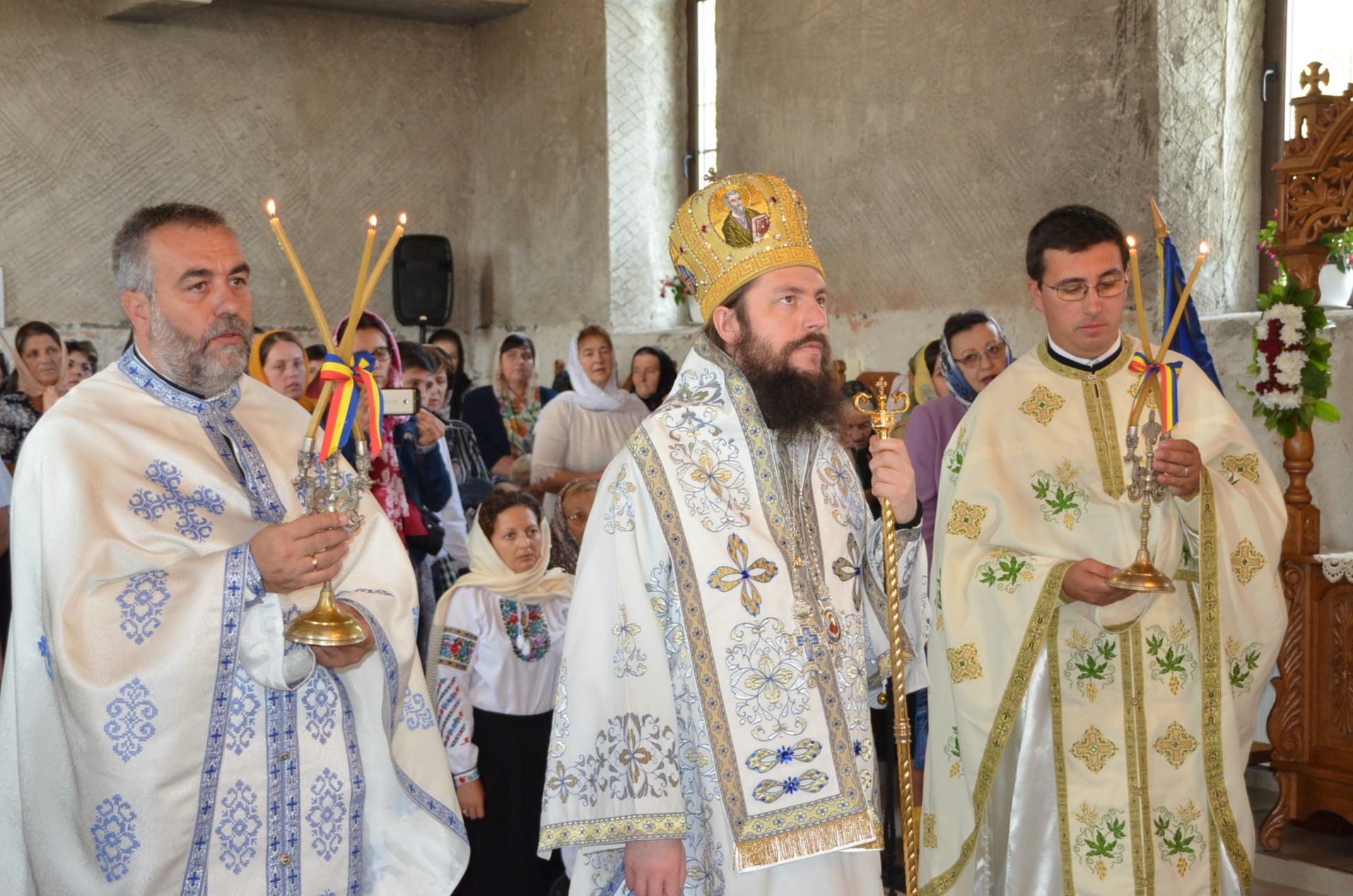 Slujbă arhierească în Parohia Forăști: „Evanghelia nu e ca o carte de istorie”