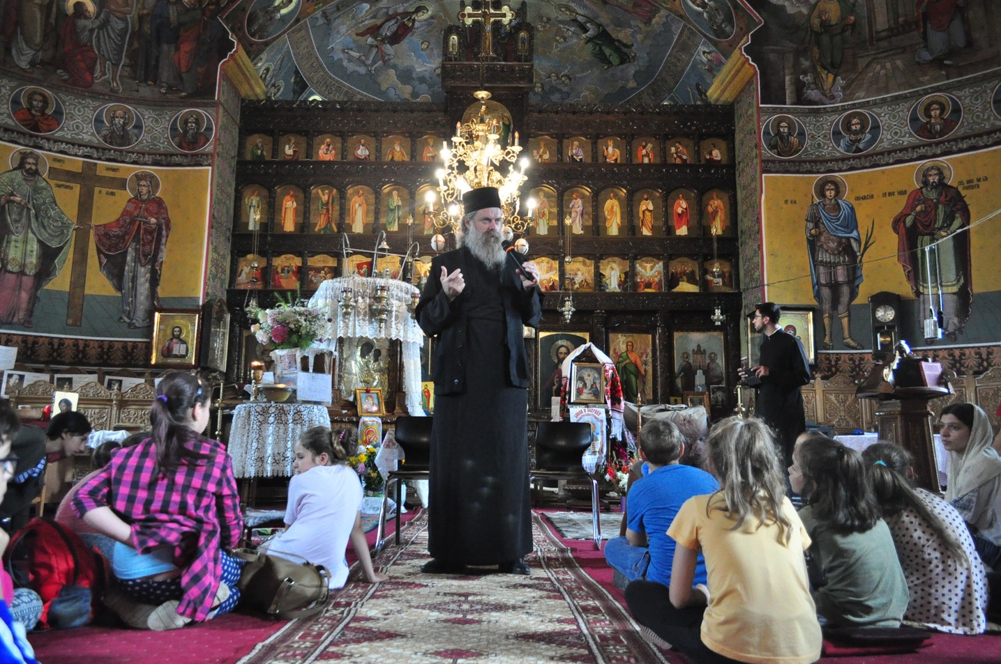 A XVIII-a ediţie a taberei de creaţie „Dăruind vei dobândi”, la Filioara