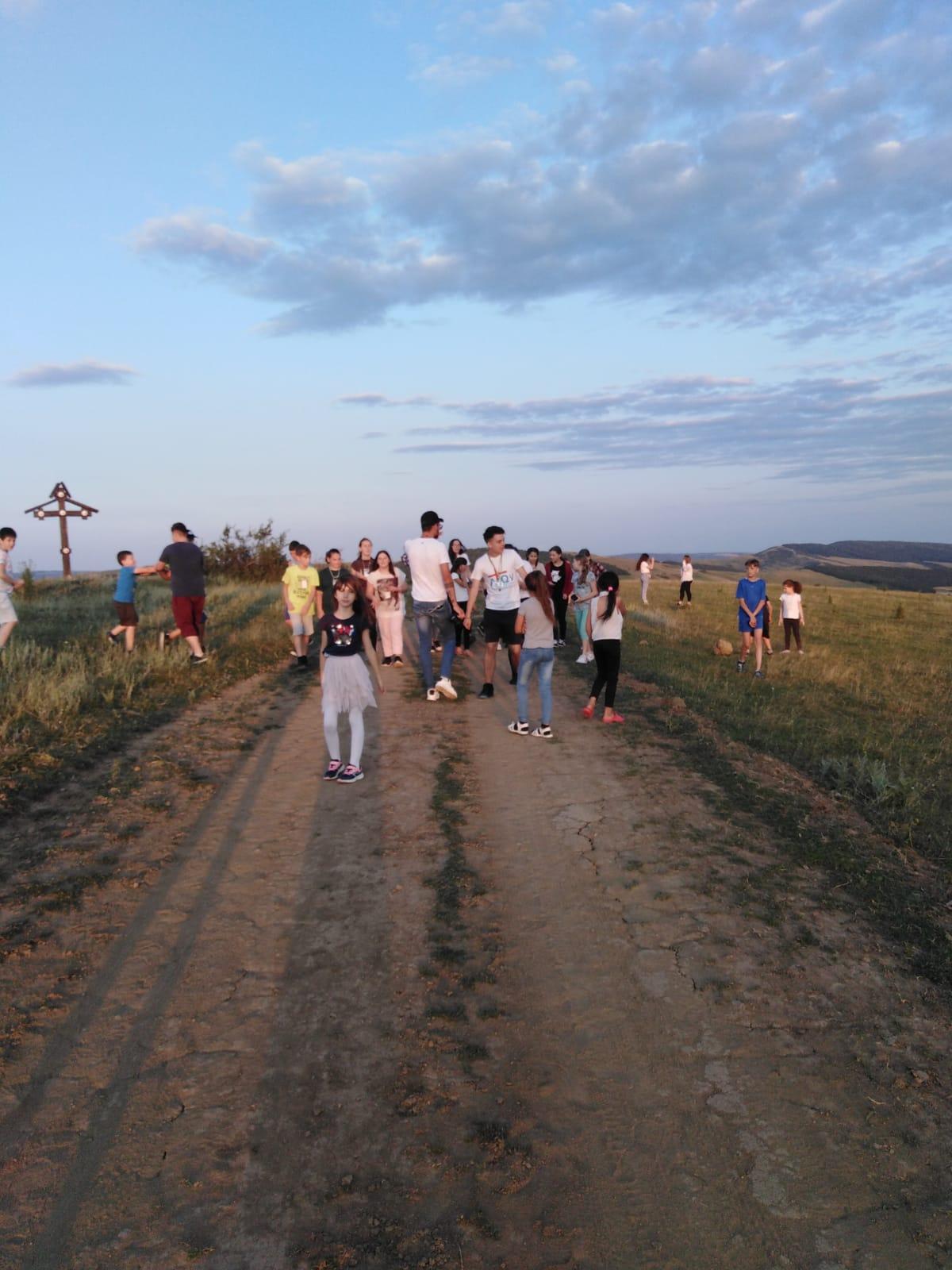 Activităţi pentru tinerii Eparhiei Huşilor