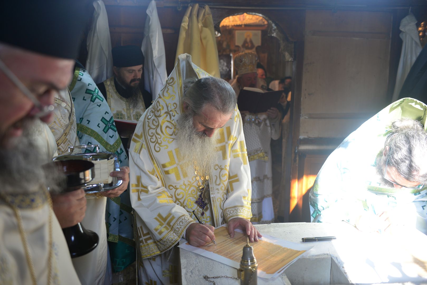 Biserica Schitului Pocrov - Neamț a fost resfinţită