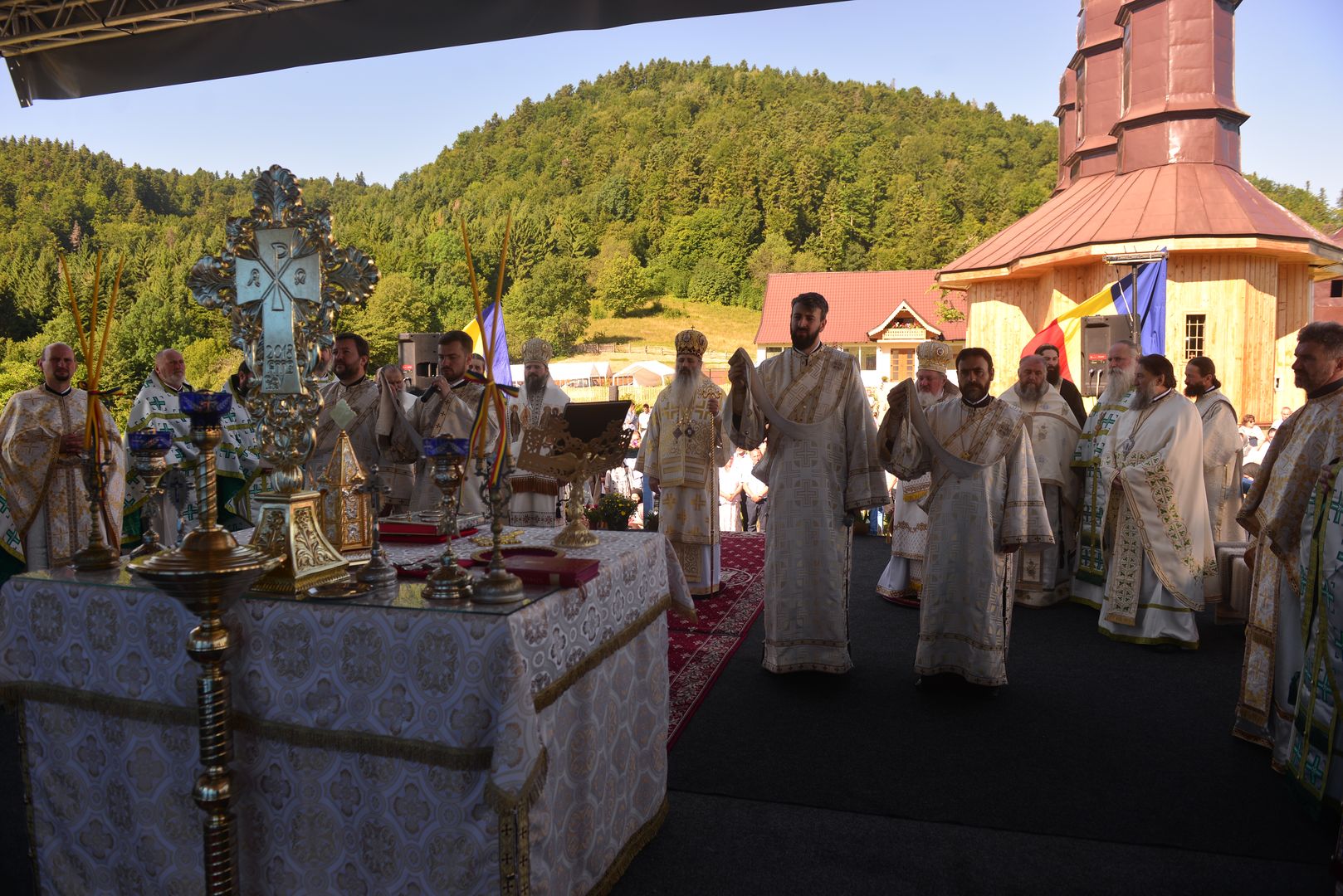 Biserica Schitului Pocrov - Neamț a fost resfinţită