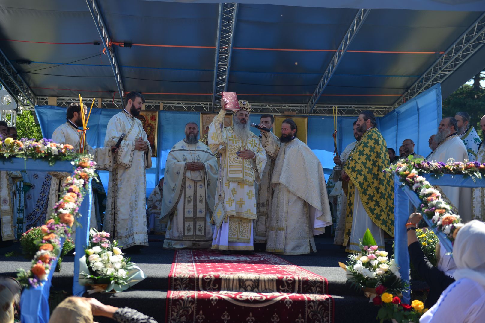 Biserica Schitului Pocrov - Neamț a fost resfinţită