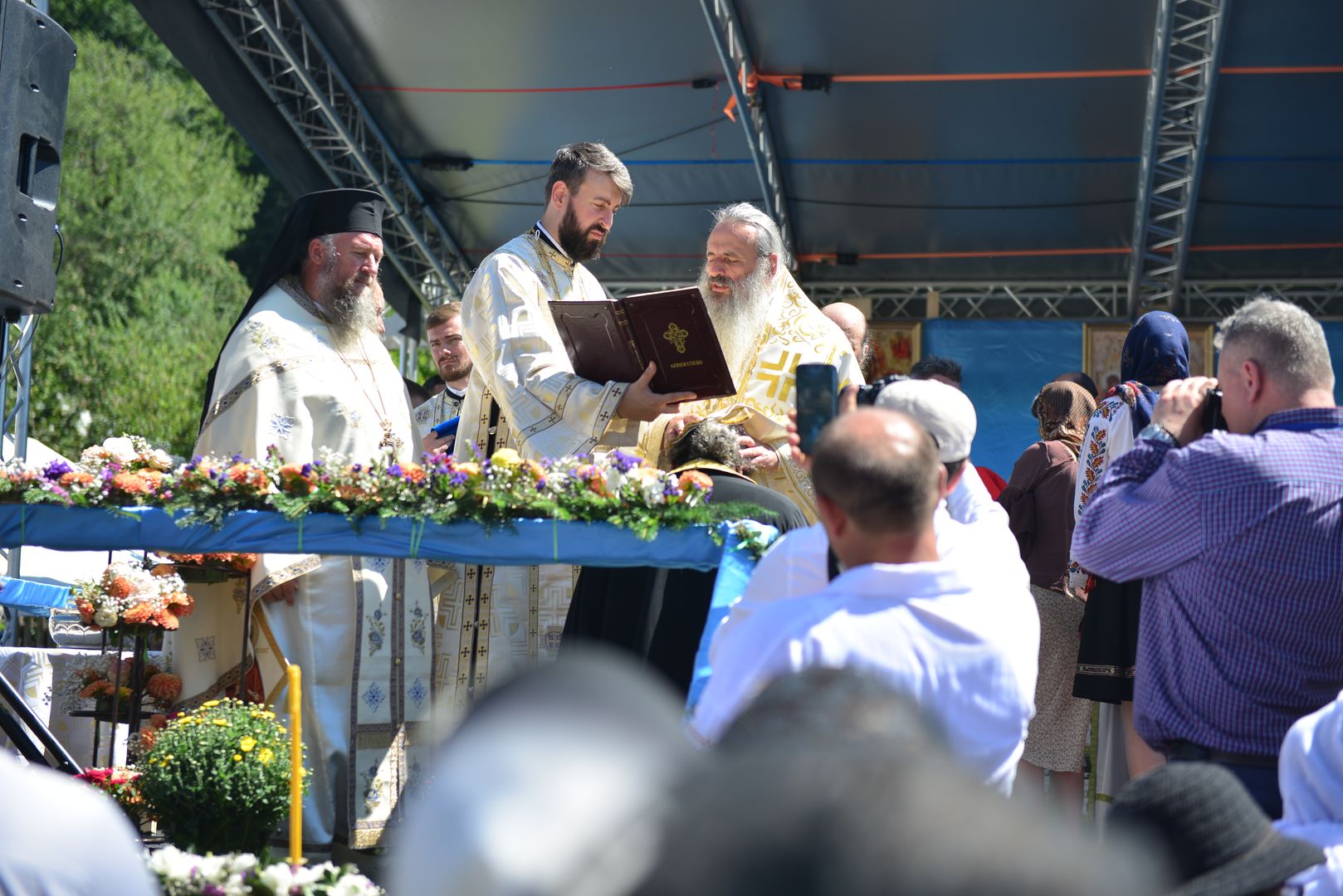 Biserica Schitului Pocrov - Neamț a fost resfinţită