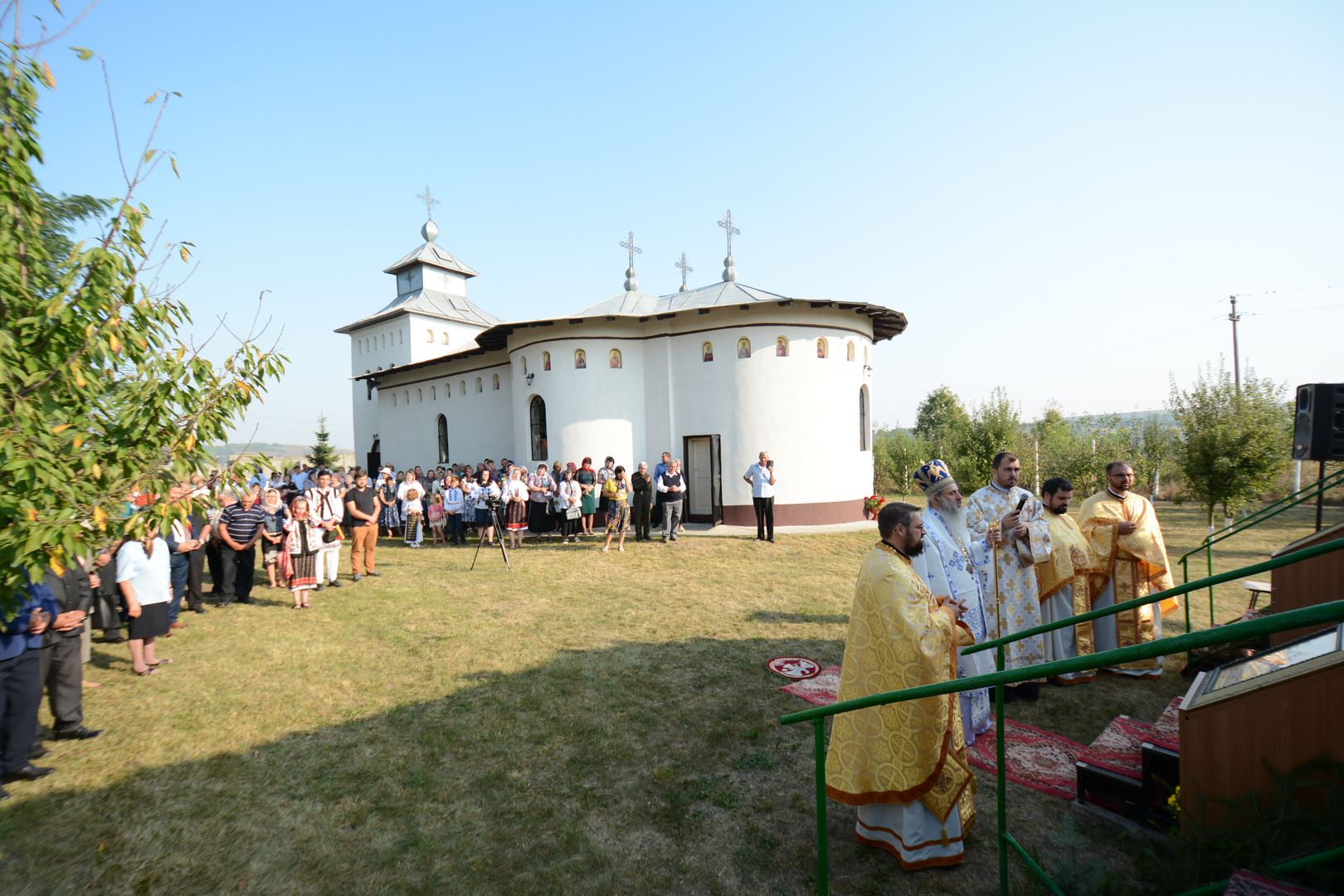 IPS Părinte Teofan în vizită pastorală la parohiile din județul Botoșani