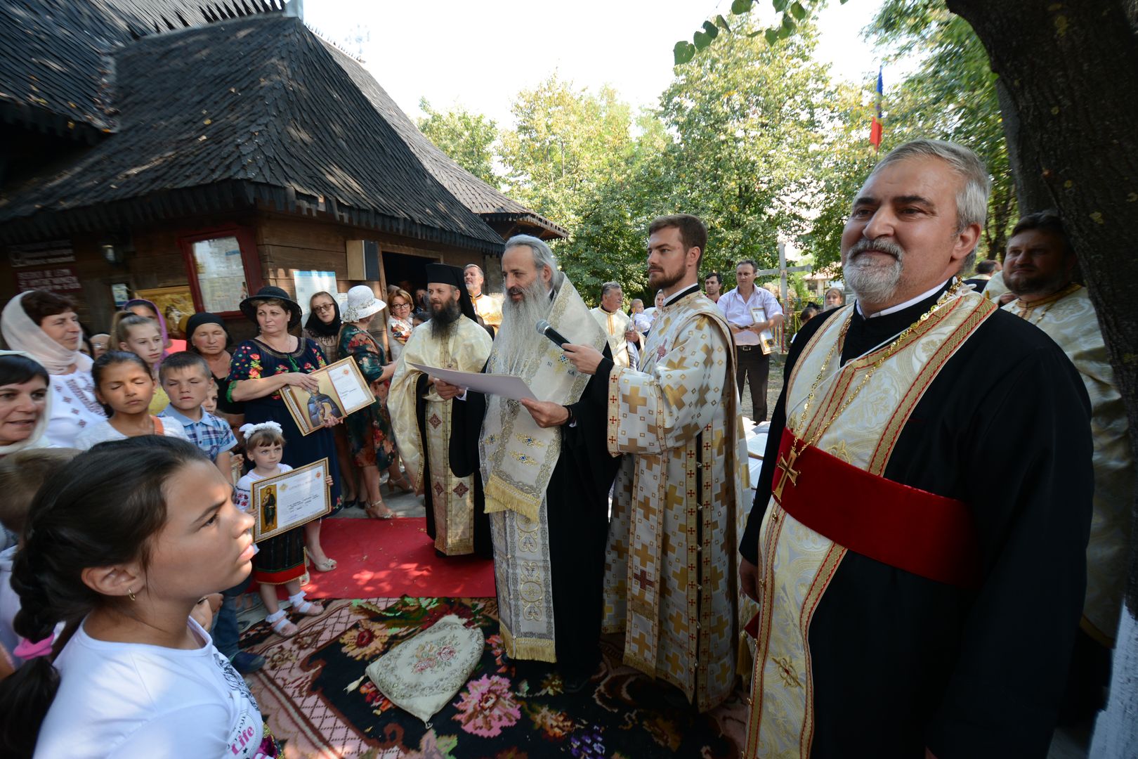 IPS Părinte Teofan în vizită pastorală la parohiile din județul Botoșani