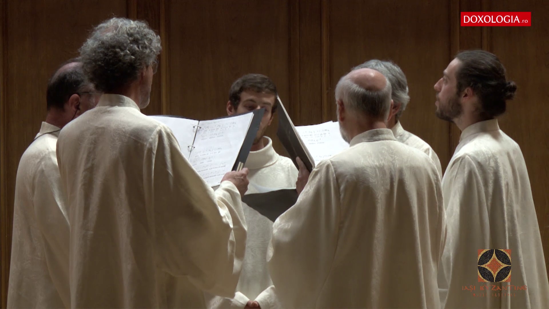 (Video) „Slavă întru cei de sus”