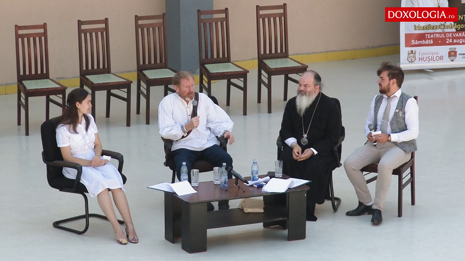 (Video) Tradiție și modernitate, istorie și prezent pentru tânărul contemporan. Satul Românesc – Peter Hurley