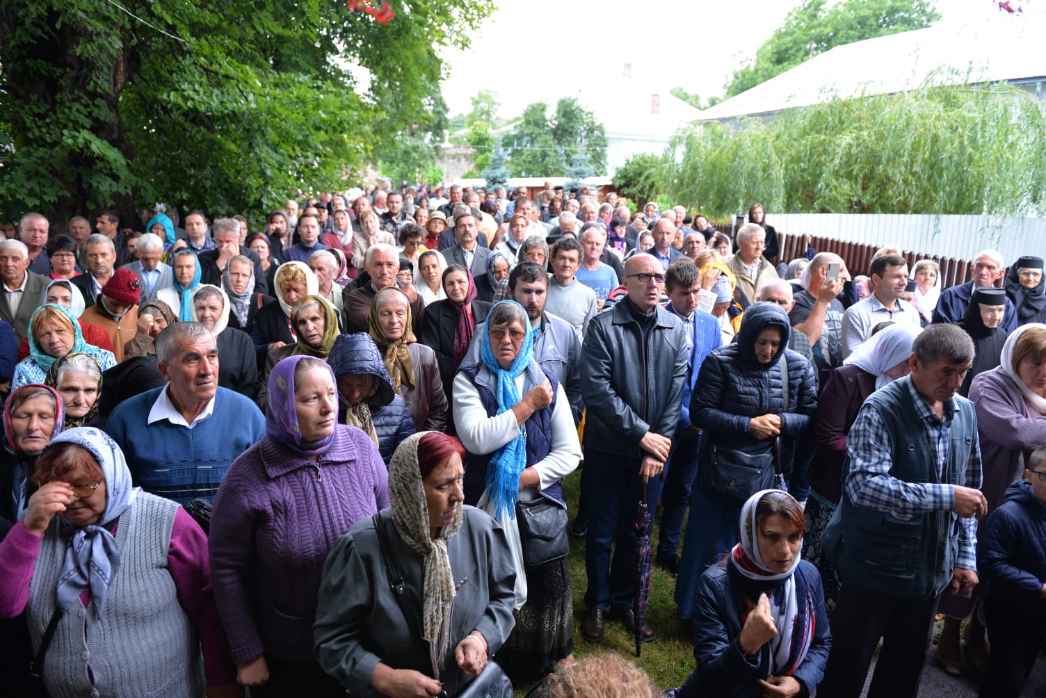 Sărbătorile Mănăstirii Văratec - doi ierarhi au slujit de sărbătoarea Adormirii Maicii Domnului