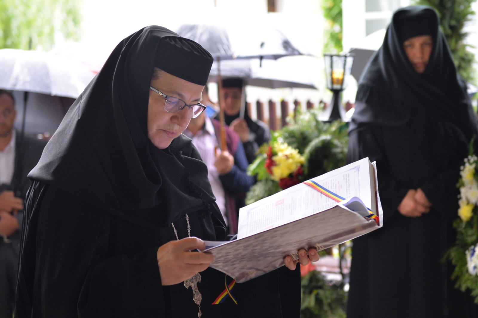 Sărbătorile Mănăstirii Văratec - doi ierarhi au slujit de sărbătoarea Adormirii Maicii Domnului