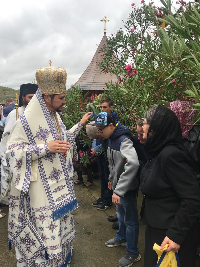 „Maica Domnului este maica noastră, a tuturor!” – PS Veniamin la hramul Mănăstirii Cozancea