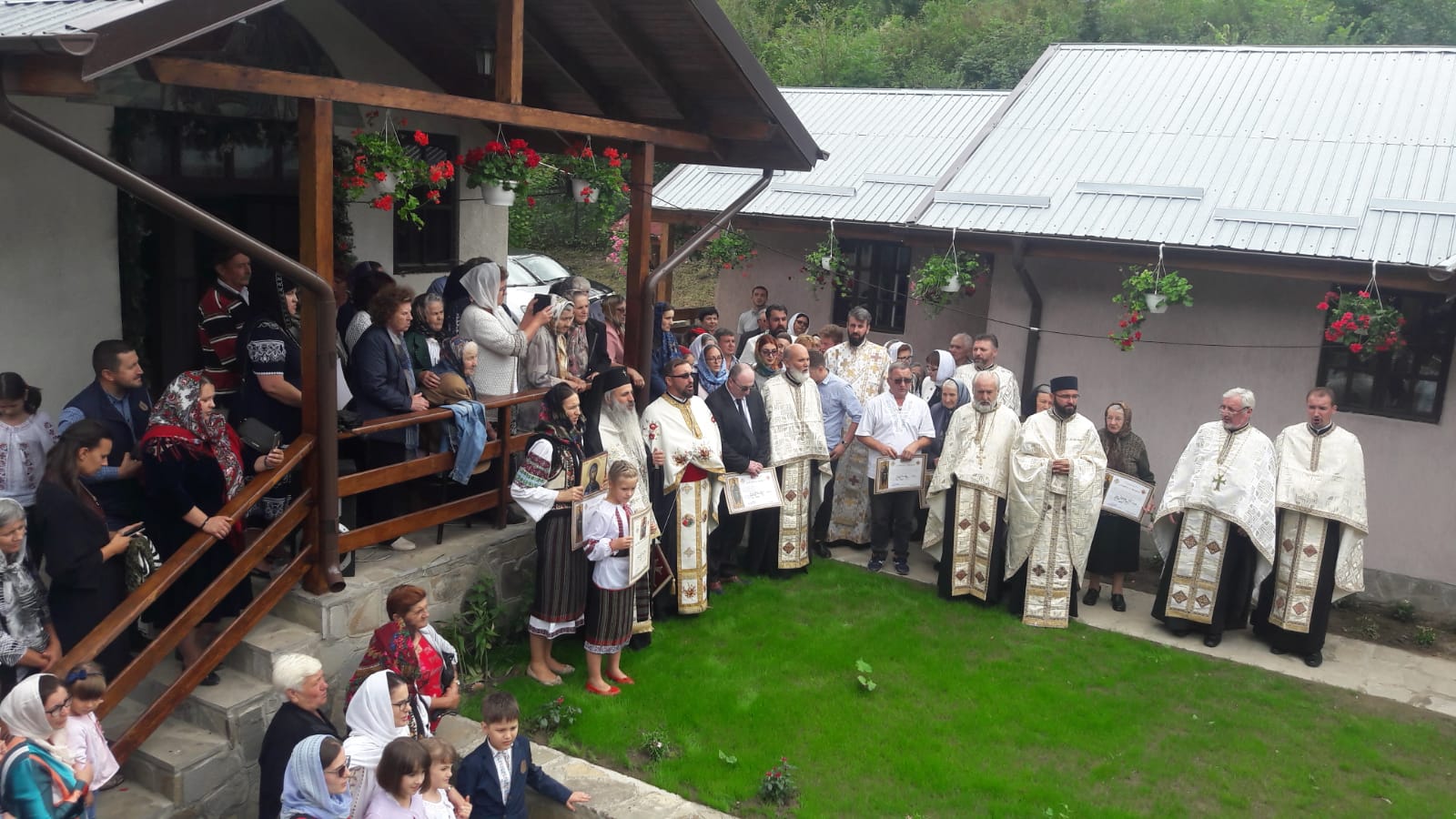 Sfințire de casă socială la Parohia Crivaia – Tarcău