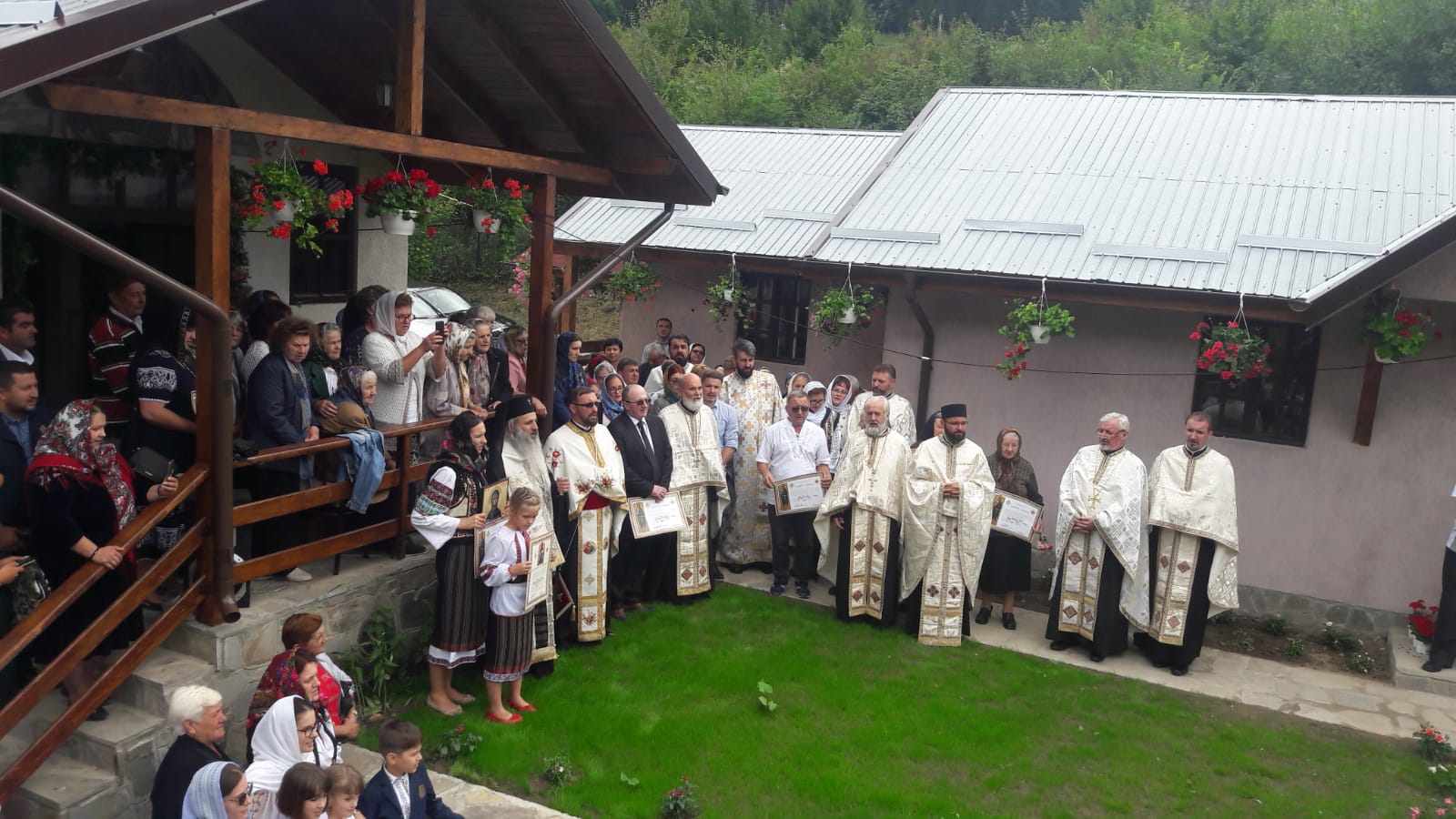 Sfințire de casă socială la Parohia Crivaia – Tarcău