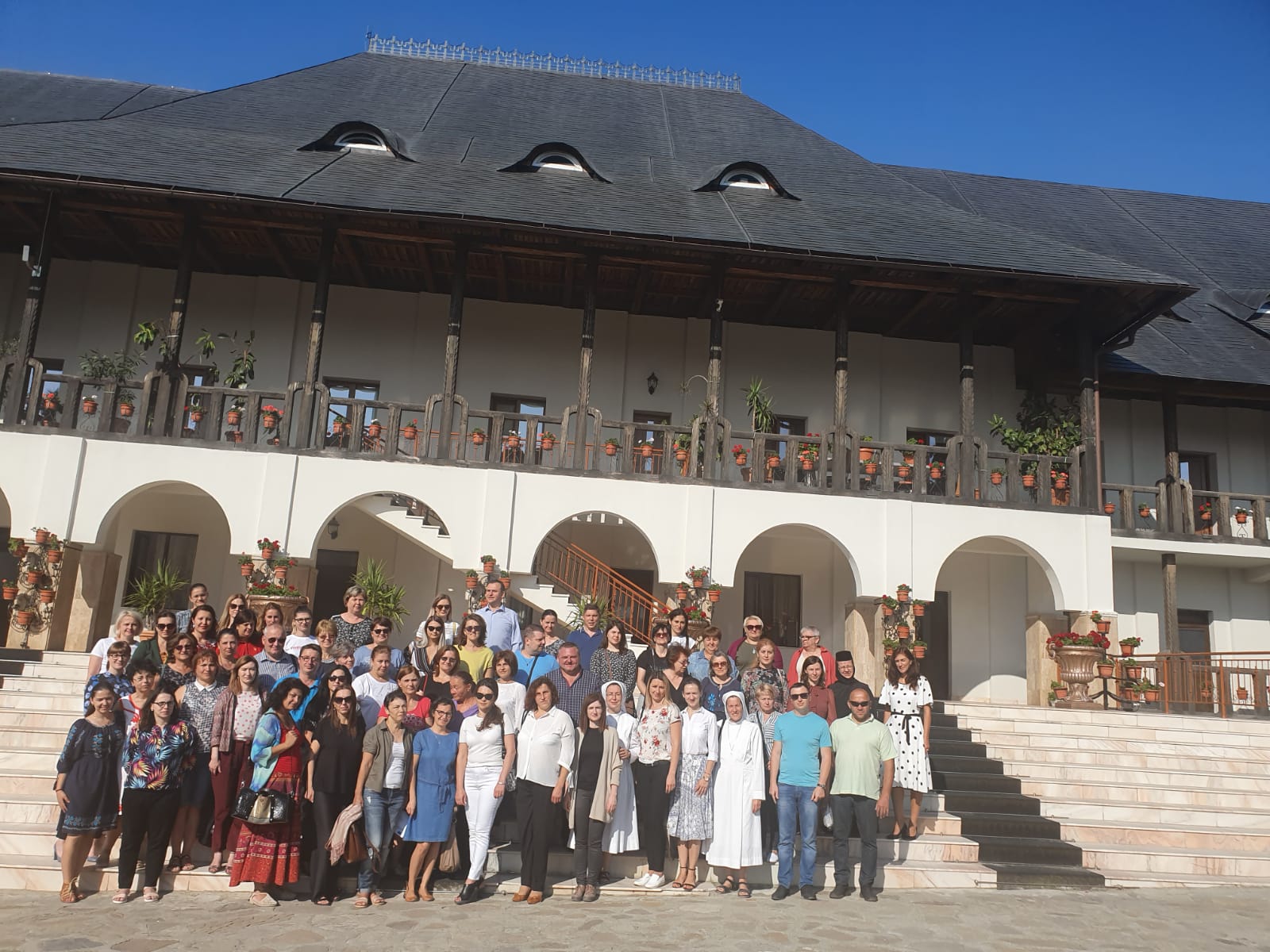 Şcoală de vară în asistenţă socială la Mănăstirea Hadâmbu, eveniment aflat la cea de-a doua ediţie Şcoală de vară în asistenţă socială la Mănăstirea Hadâmbu, eveniment aflat la cea de-a doua ediţie