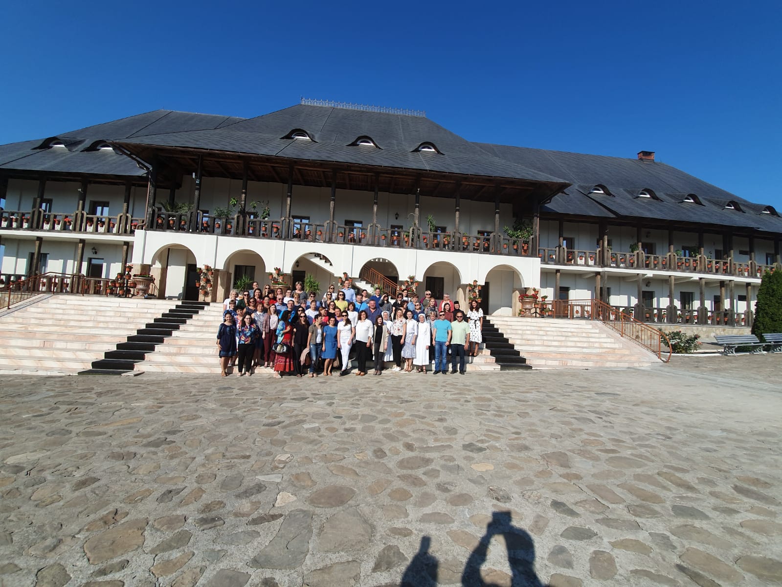 Şcoală de vară în asistenţă socială la Mănăstirea Hadâmbu, eveniment aflat la cea de-a doua ediţie Şcoală de vară în asistenţă socială la Mănăstirea Hadâmbu, eveniment aflat la cea de-a doua ediţie