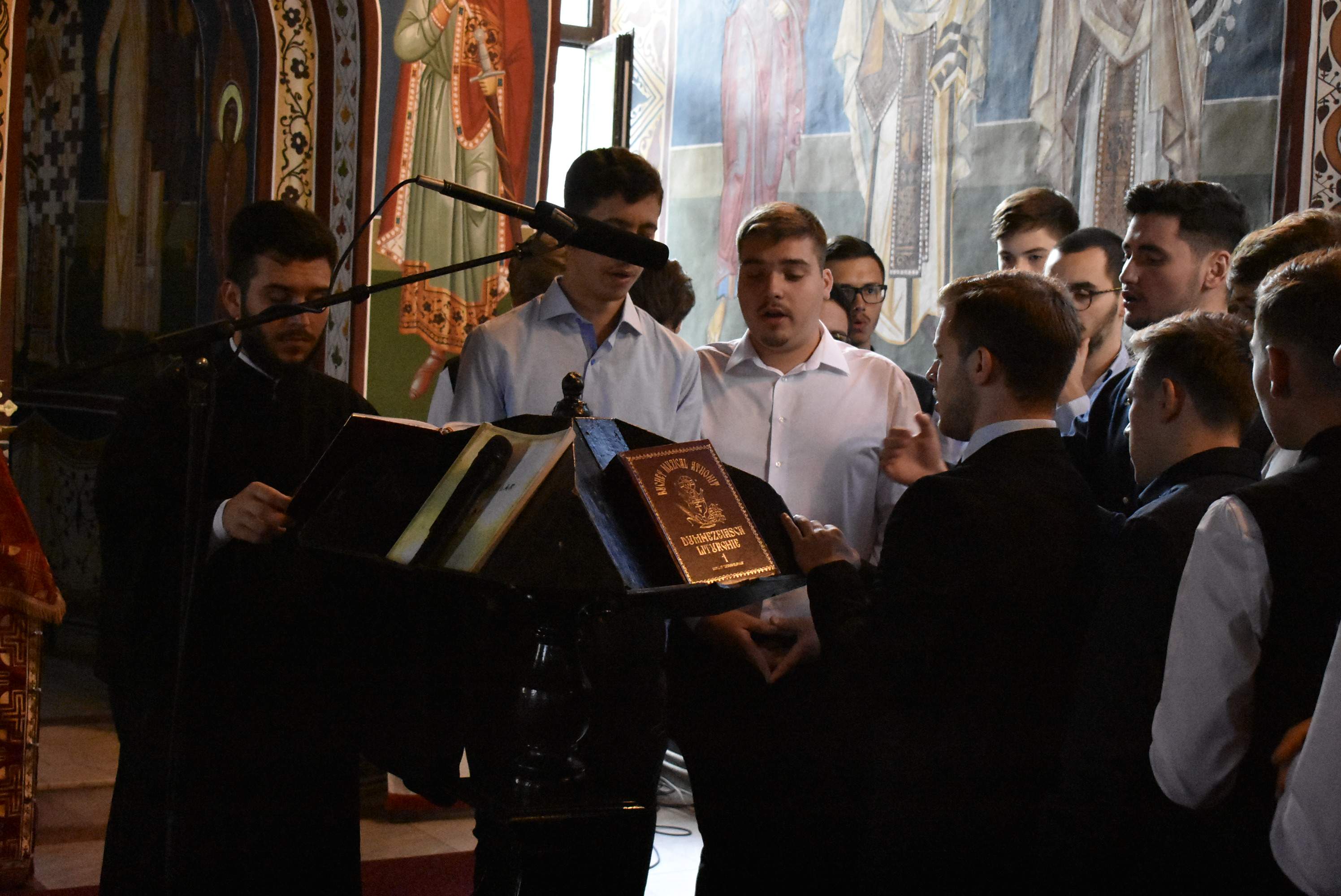 Binecuvântare arhierească pentru elevii ieşeni la început de an şcolar: „Şcoala românească are nevoie imensă de cerul credinţei, de lumina rugăciunii“