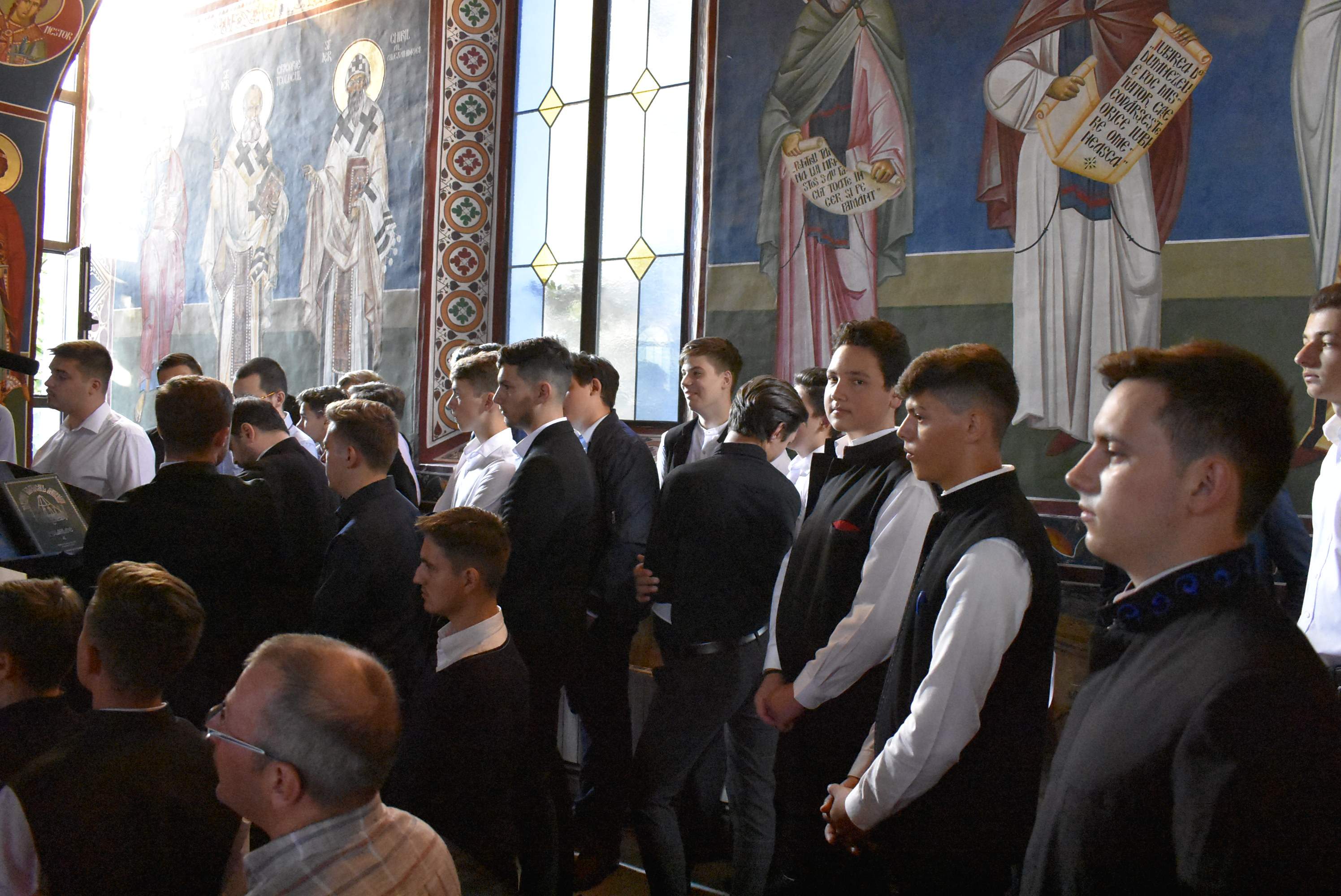 Binecuvântare arhierească pentru elevii ieşeni la început de an şcolar: „Şcoala românească are nevoie imensă de cerul credinţei, de lumina rugăciunii“