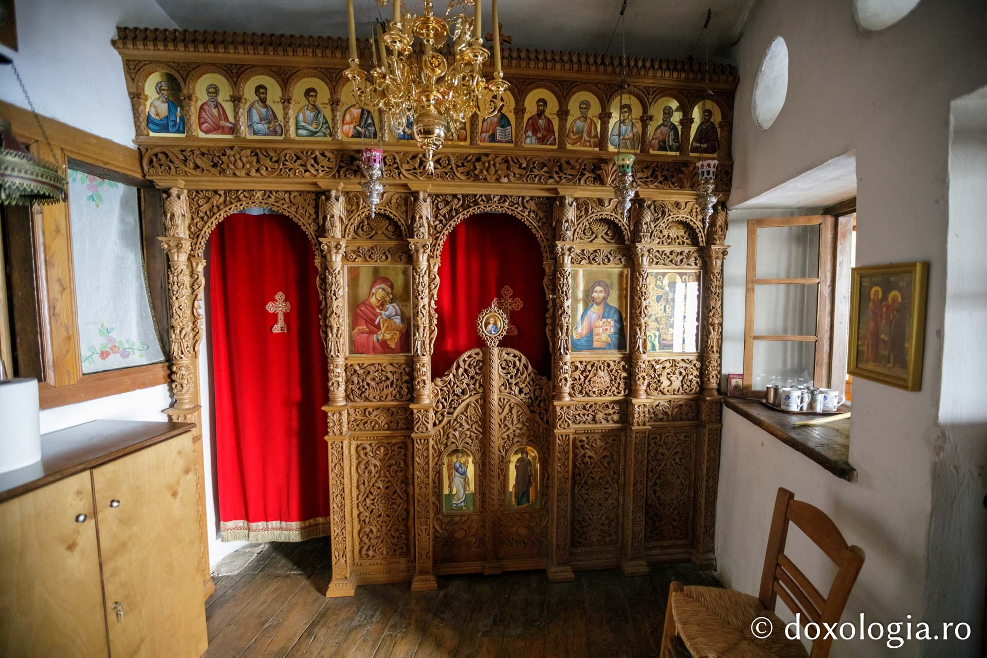 Peștera Sfântului Atanasie Athonitul