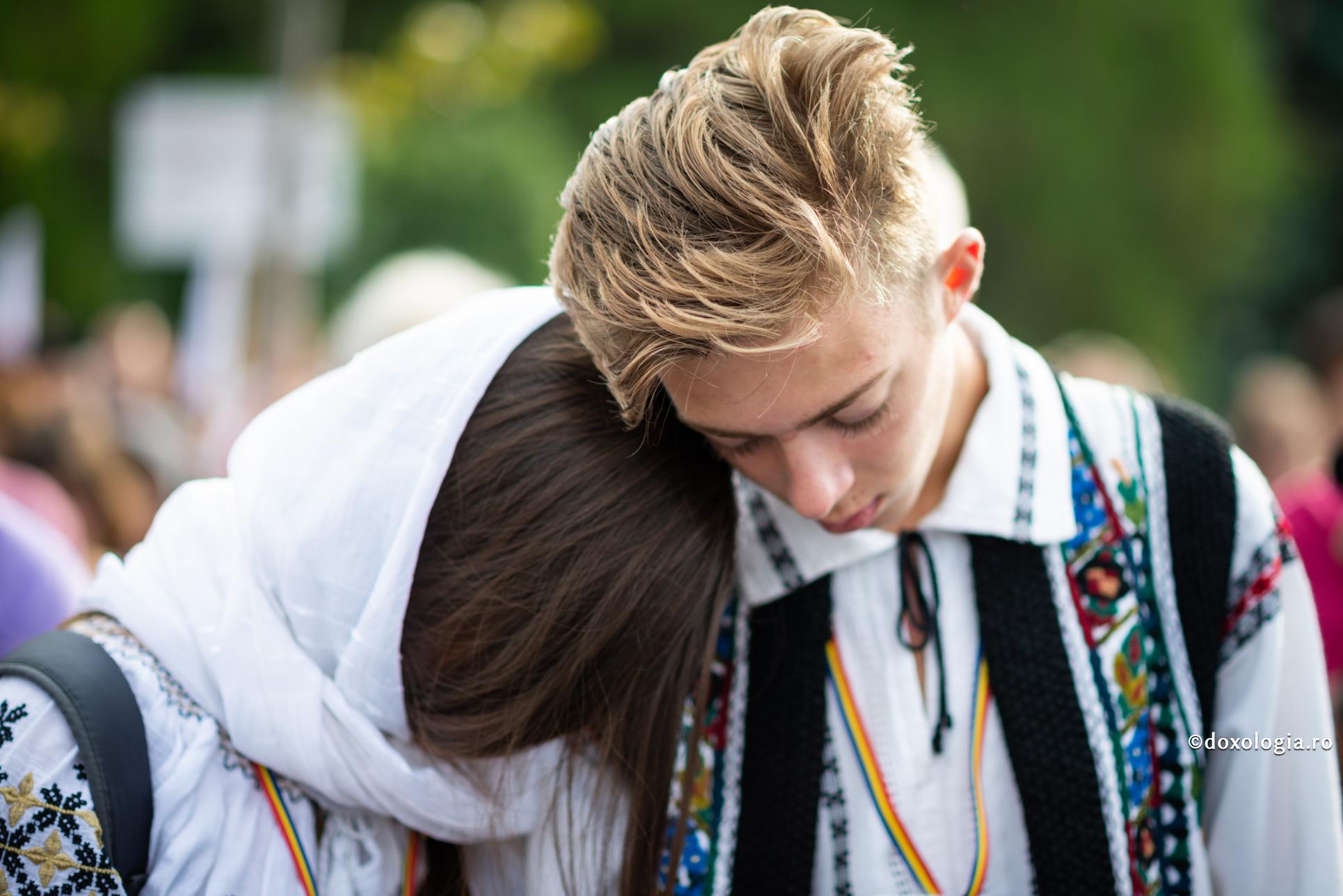 Fiecare ceartă are ca scop final înțelegerea mai profundă a celuilalt / Foto: Valentina Bîrgăoanu tineri apropiați