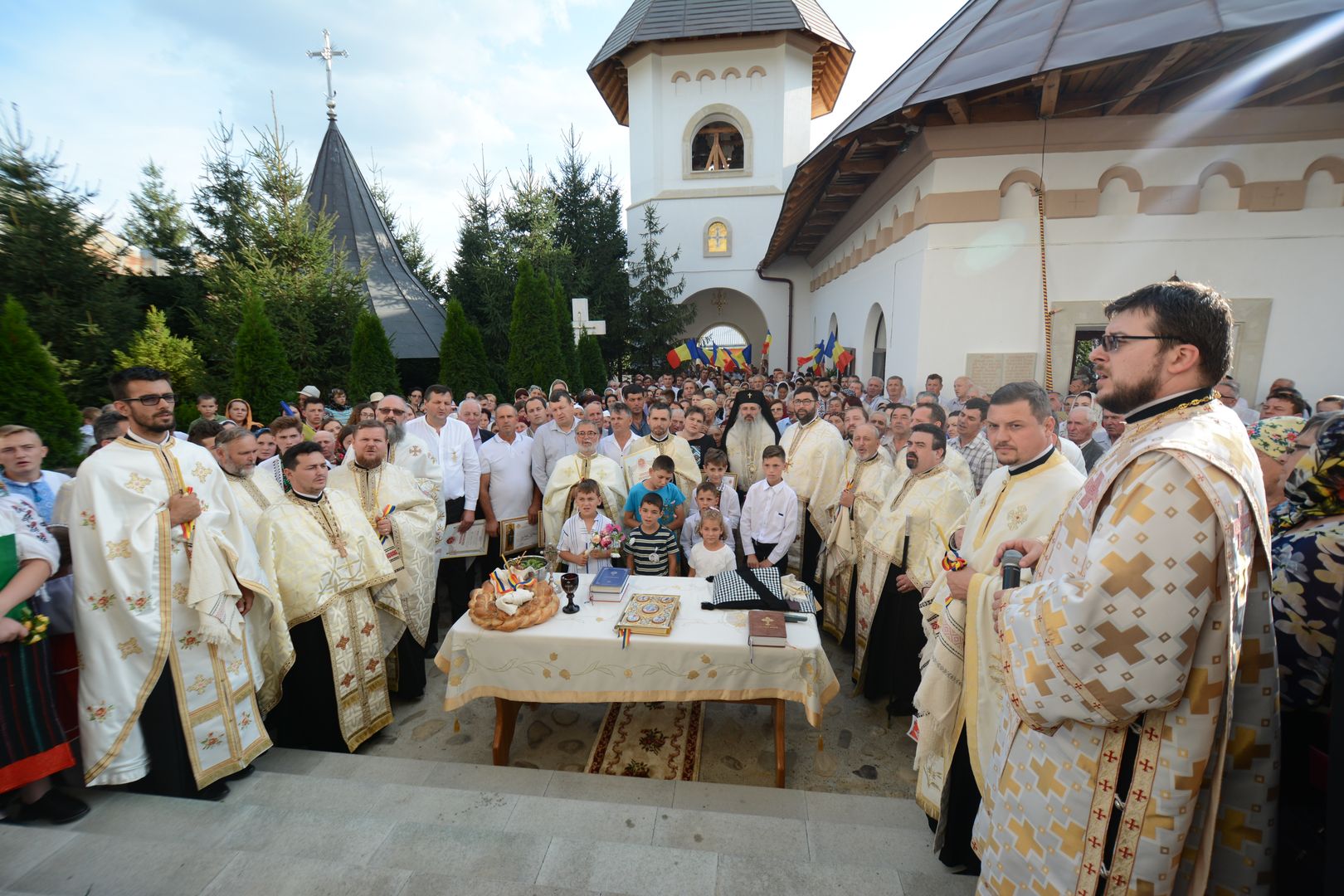 foto: Flavius Popa Sfințire de casă parohială și socială în comunitățile din Banu și Flămânzi