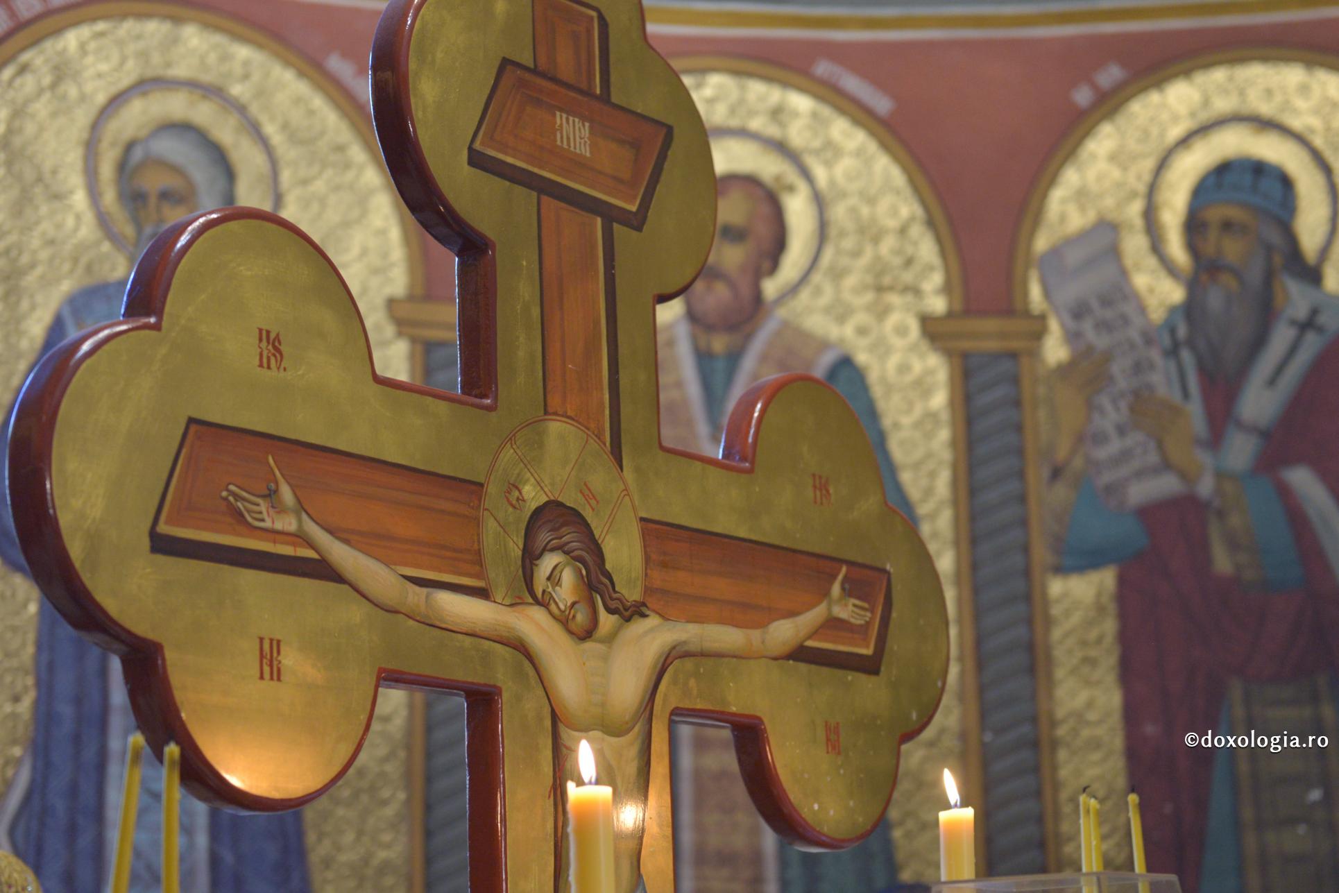 La umbra Crucii Tale…