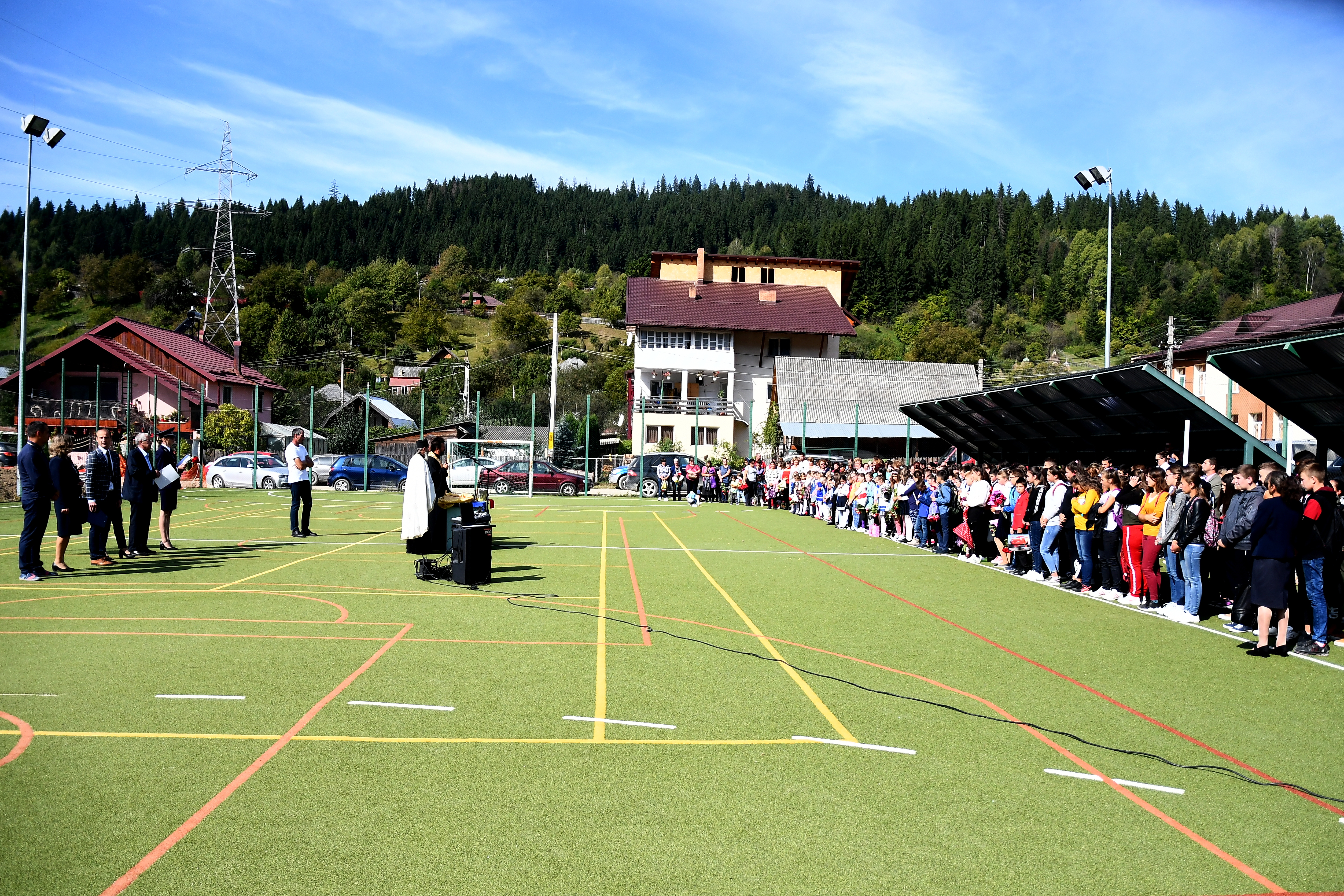 Debutul anului şcolar 2019-2020 la Şcoala Gimnazială Hangu, judeţul Neamţ