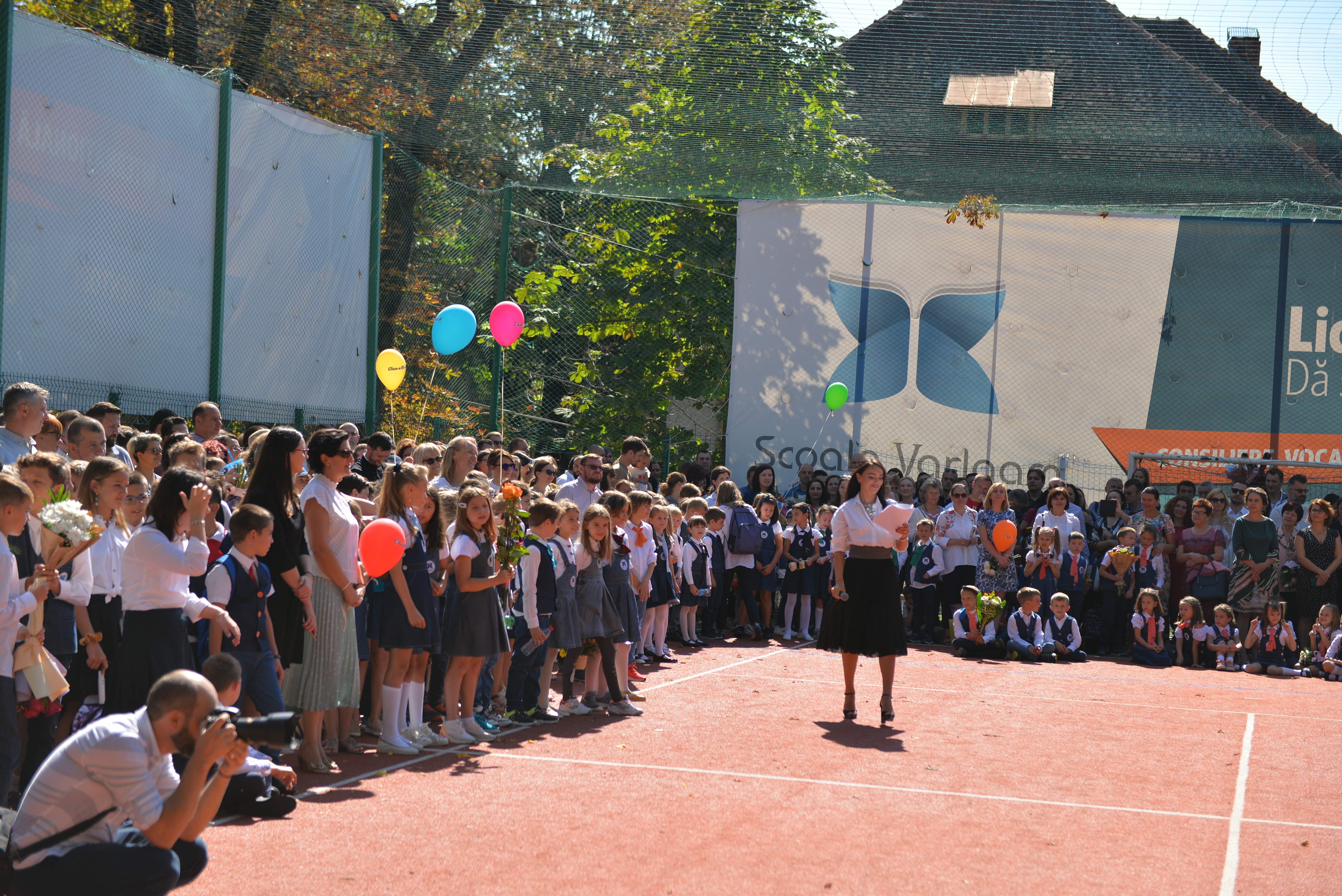 Binecuvântare arhierească pentru elevii ieşeni la început de an şcolar: „Şcoala românească are nevoie imensă de cerul credinţei, de lumina rugăciunii“