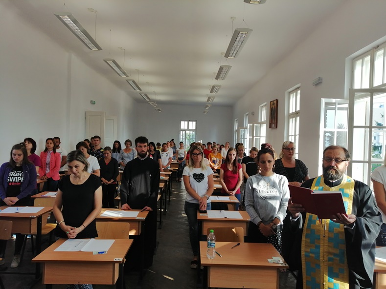 Examen la învățământ postliceal, la Liceul Teologic „Episcop Melchisedec” din Roman Examen la învățământ postliceal, la Liceul Teologic „Episcop Melchisedec” din Roman