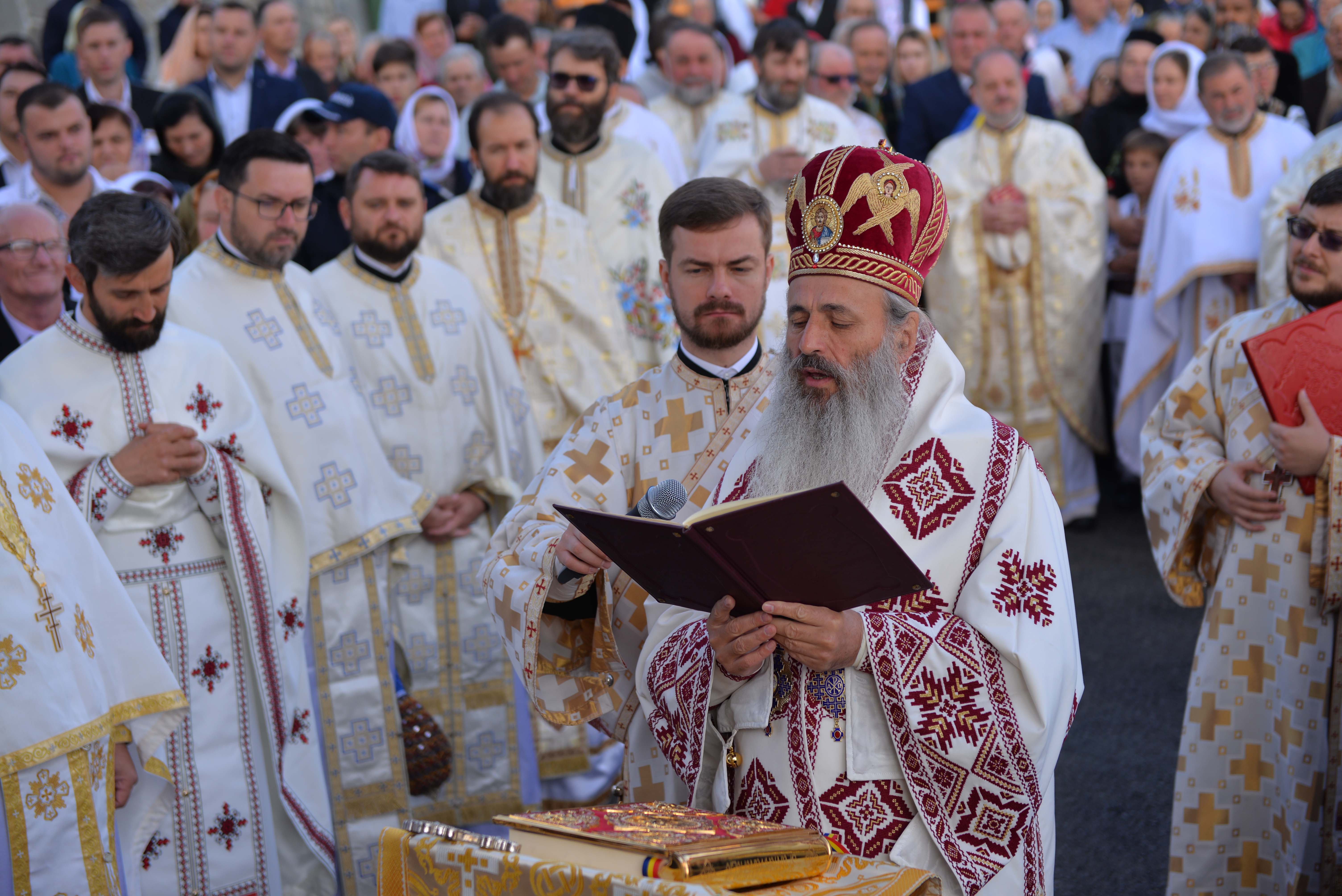 (Video) IPS Teofan - Ce înseamnă a-ți lua crucea