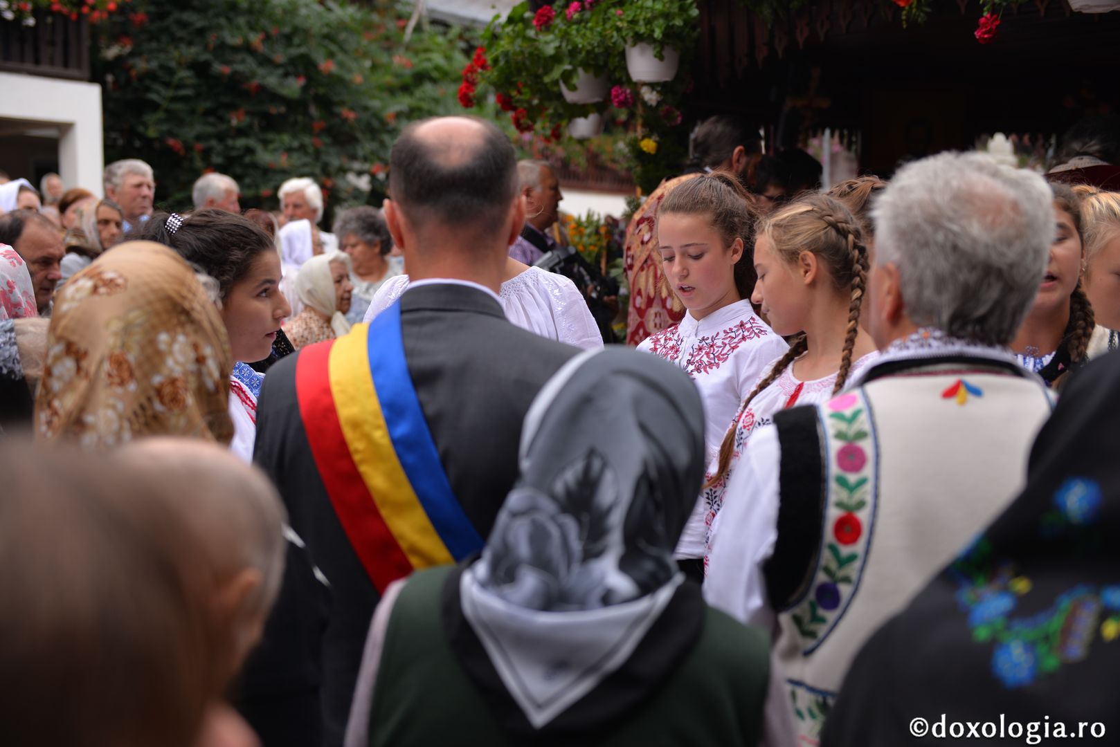 Slujbă arhierească la hramul Mănăstirii „Sfânta Cruce” din Brusturi – Neamț