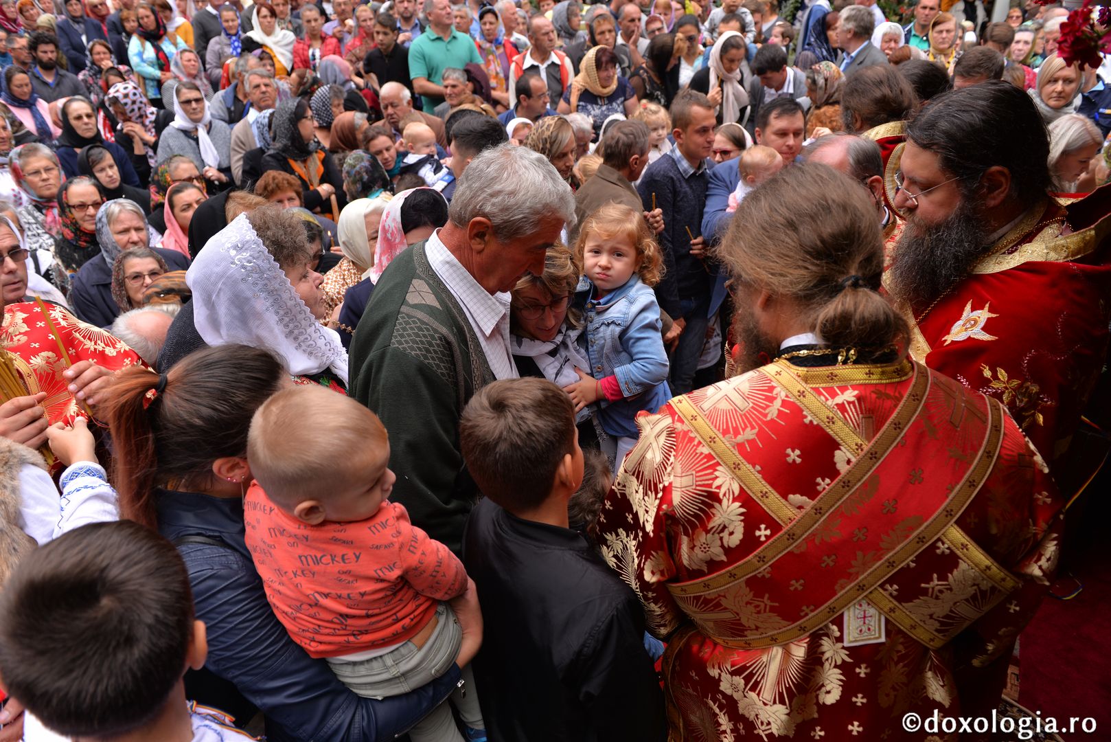 Slujbă arhierească la hramul Mănăstirii „Sfânta Cruce” din Brusturi – Neamț