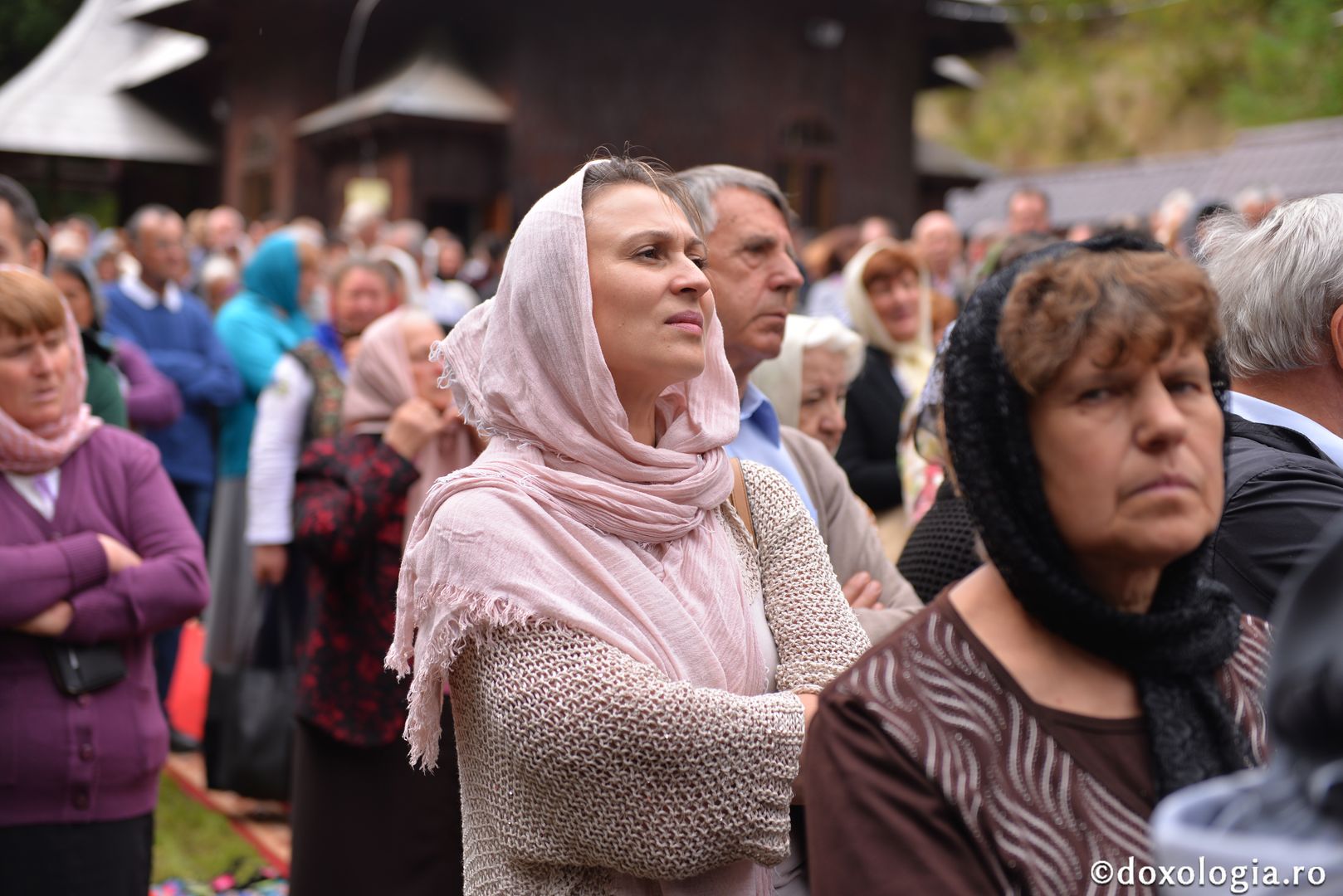 Slujbă arhierească la hramul Mănăstirii „Sfânta Cruce” din Brusturi – Neamț