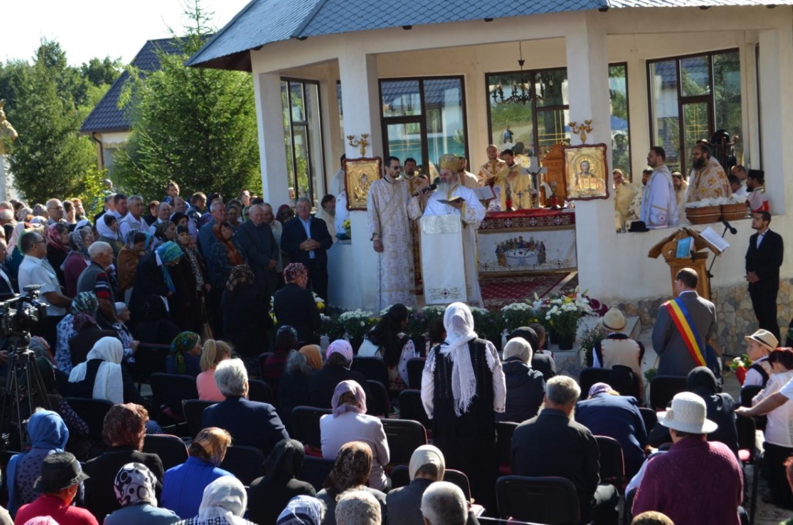 Liturghie arhierească la hramul Mănăstirii Ivăneşti