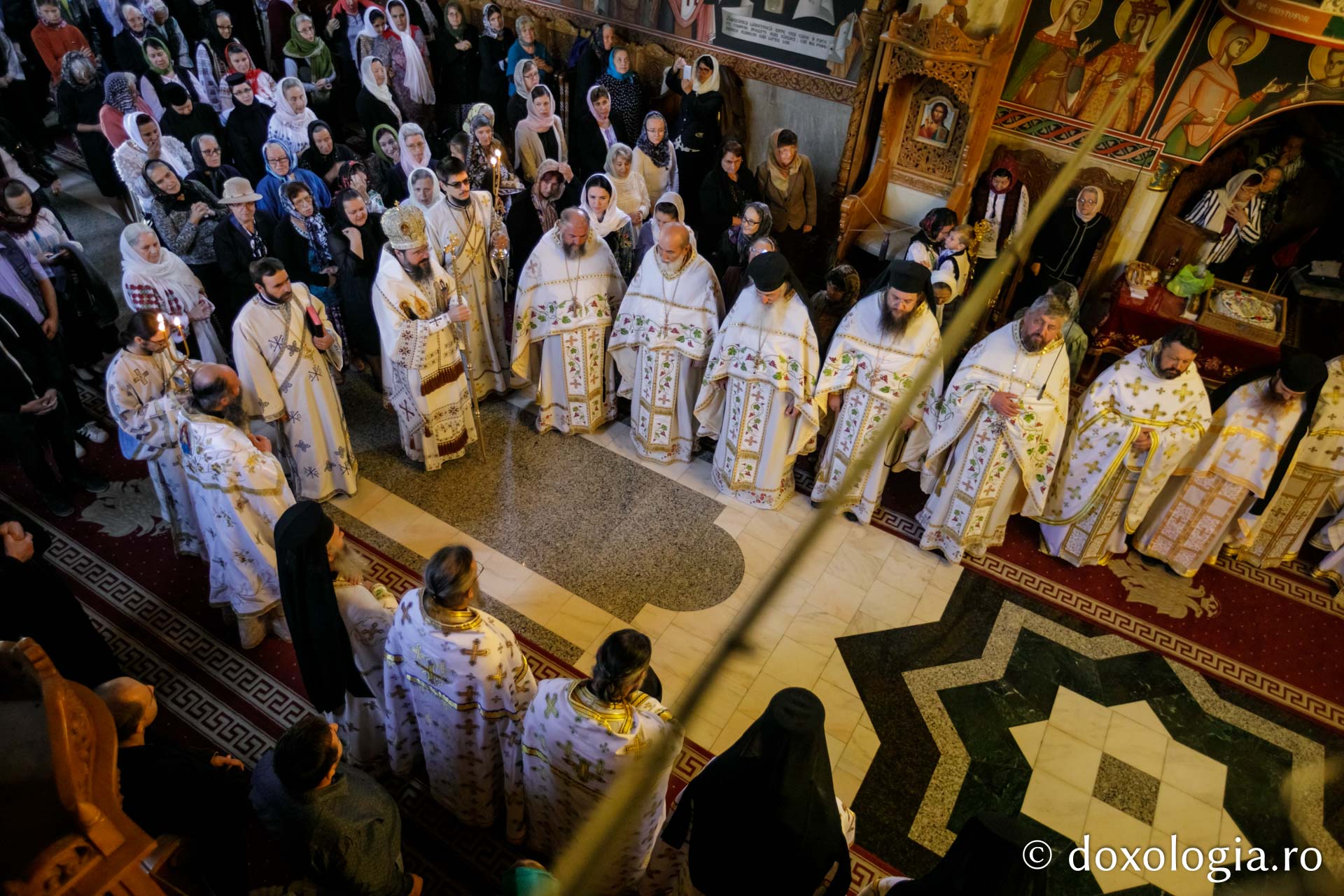 (Foto) Prăznuirea Sfinților Simeon și Amfilohie la Mănăstirea Pângărați (Foto) Prăznuirea Sfinților Simeon și Amfilohie la Mănăstirea Pângărați