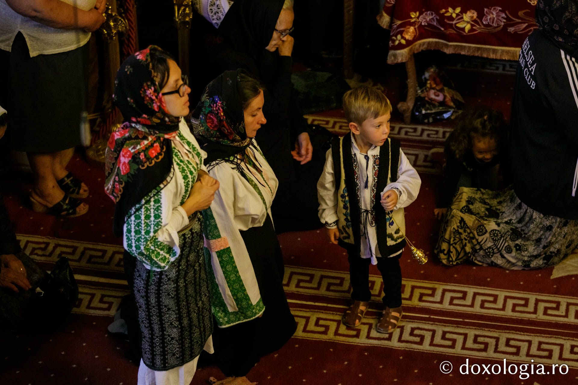 Pângărați, mănăstirea cu două biserici suprapuse, și-a cinstit ocrotitorii