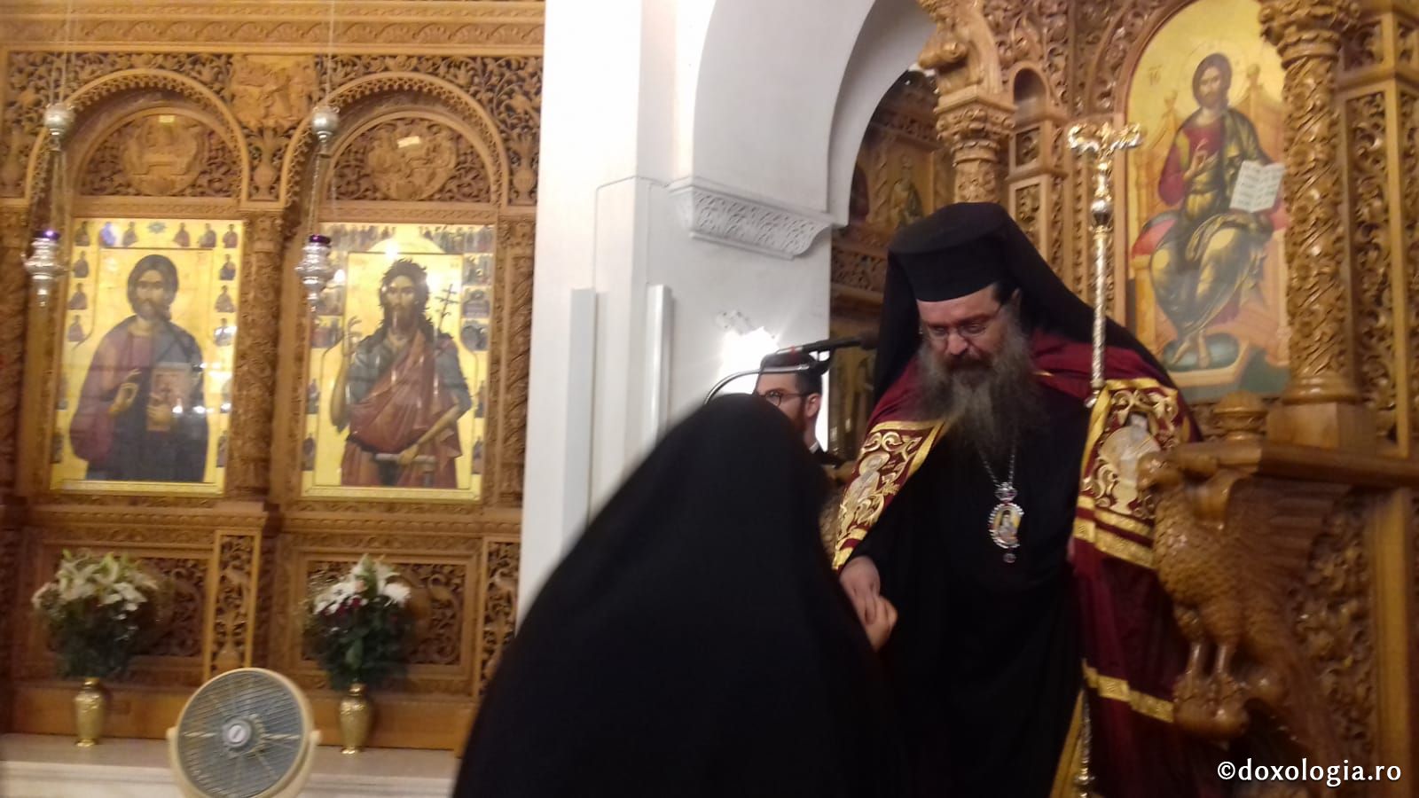 (Foto) Sărbătoarea mutării moaștelor Sfântului Ierarh Nectarie, Insula Eghina – 3 septembrie 2019