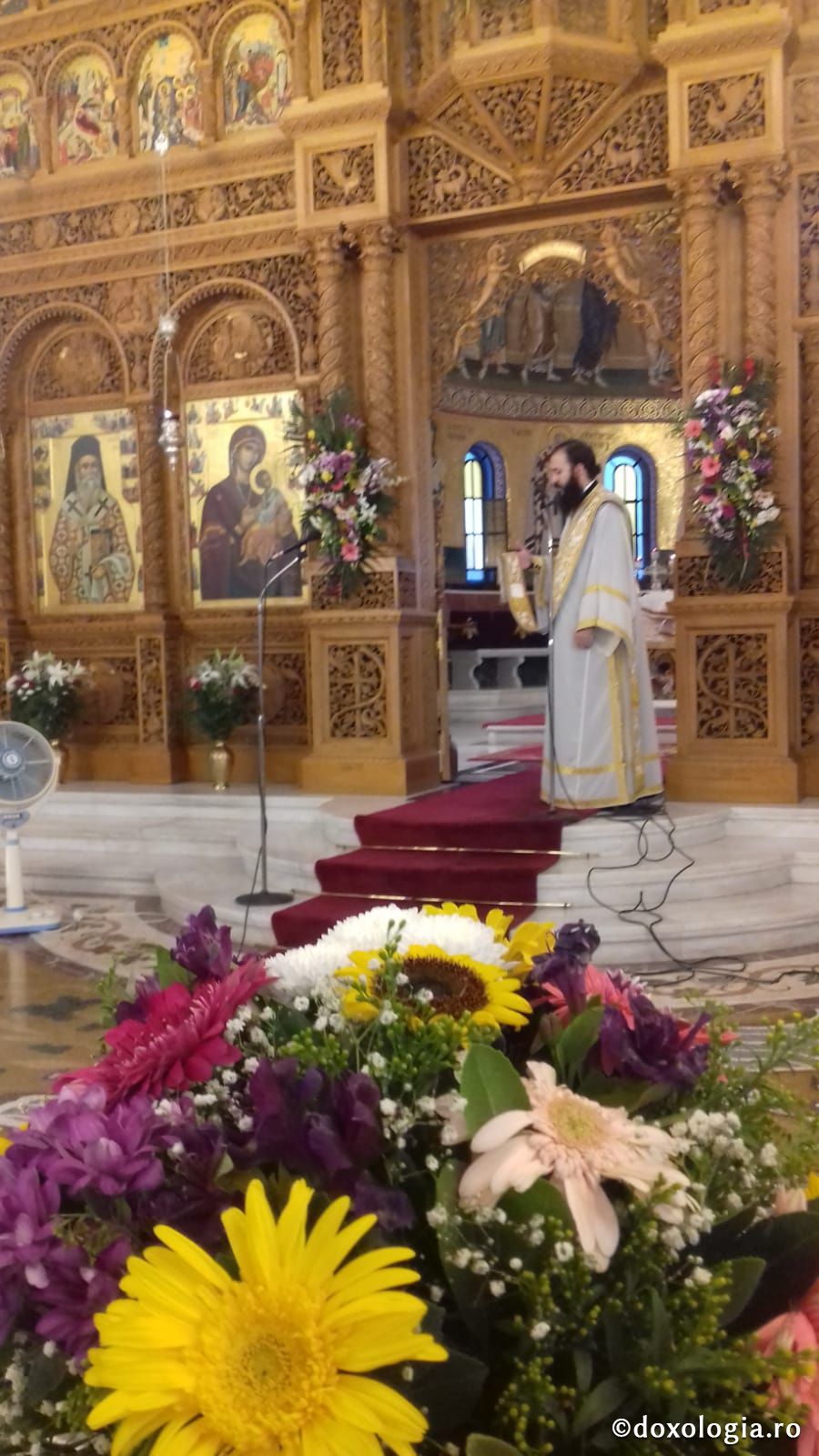 (Foto) Sărbătoarea mutării moaștelor Sfântului Ierarh Nectarie, Insula Eghina – 3 septembrie 2019