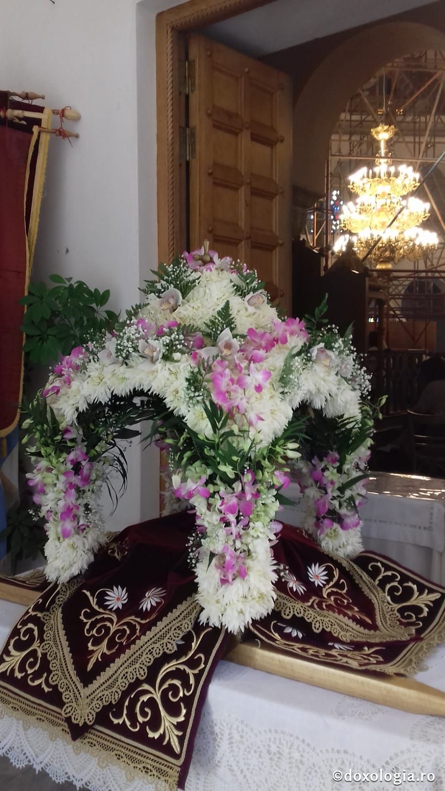 (Foto) Sărbătoarea mutării moaștelor Sfântului Ierarh Nectarie, Insula Eghina – 3 septembrie 2019