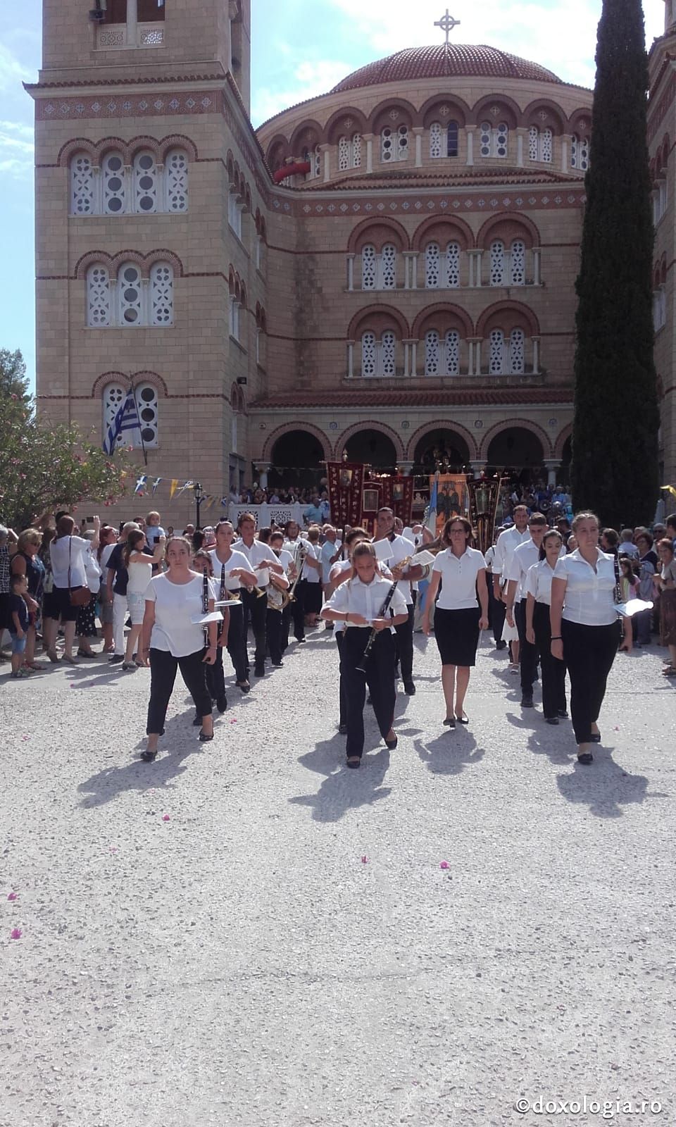 (Foto) Sărbătoarea mutării moaștelor Sfântului Ierarh Nectarie, Insula Eghina – 3 septembrie 2019