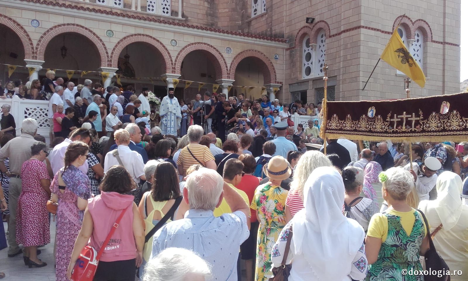 (Foto) Sărbătoarea mutării moaștelor Sfântului Ierarh Nectarie, Insula Eghina – 3 septembrie 2019