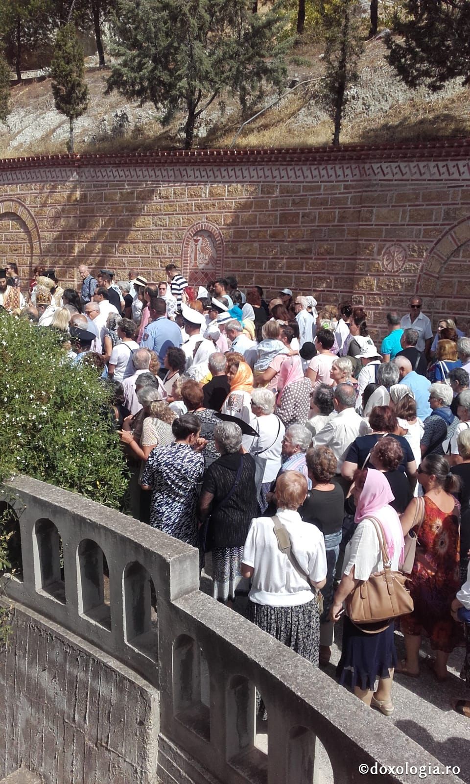 (Foto) Sărbătoarea mutării moaștelor Sfântului Ierarh Nectarie, Insula Eghina – 3 septembrie 2019